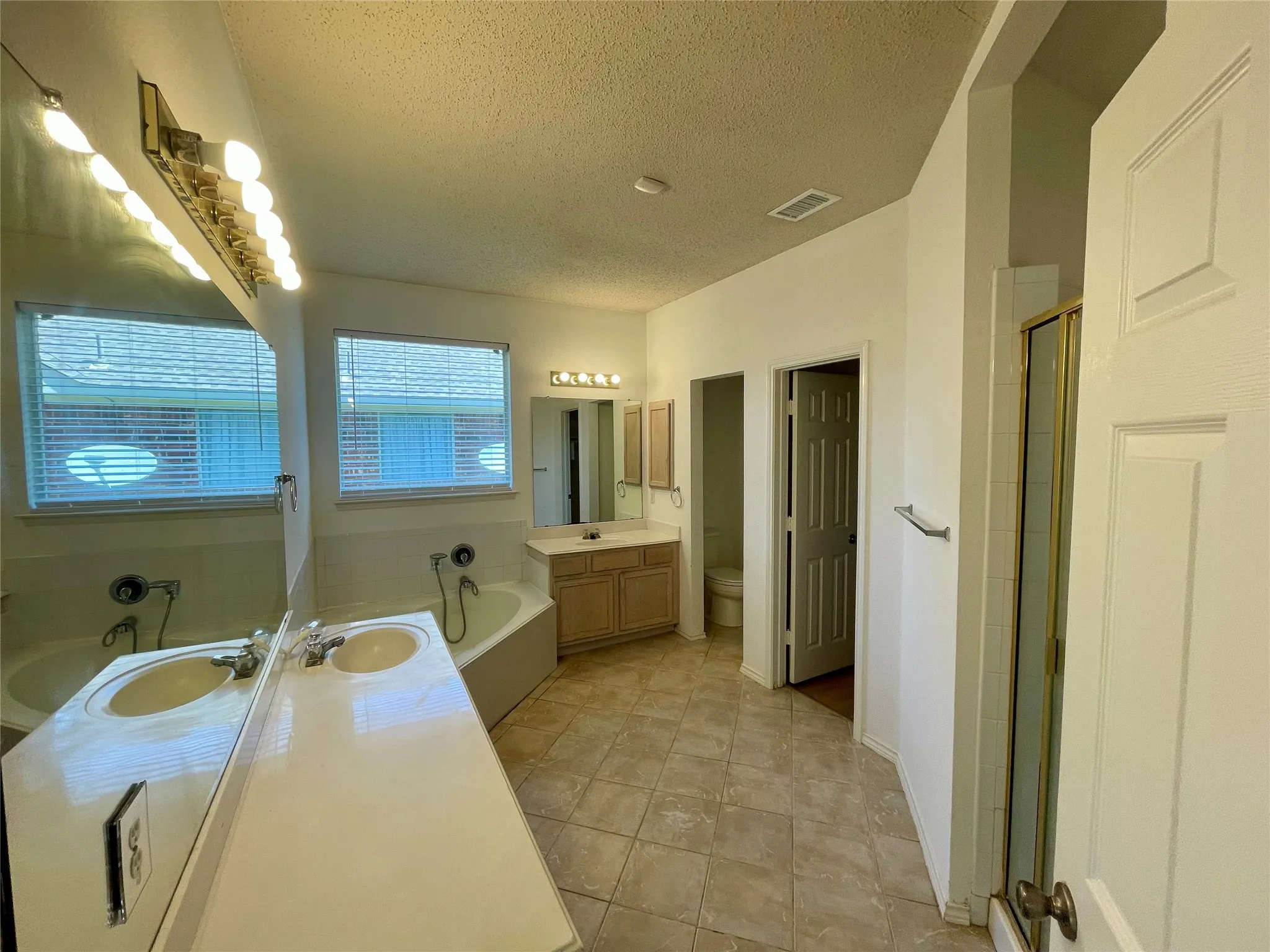 Single Family Residence For Rent in Denton County , 7520 Sunburst Trail, Denton, Texas 76210, 5 Bedroom, 3 Bathroom, 2 Garage spaces, 3,080 Sqft, built in 2001, mls#21333408, Real Estate Agent in Denton, Homes For Rent in Denton county, Homes For Rent in Denton, Realtor in Denton Texas, Real Estate Brokerage Independent Realty Texas, Luminita Cordes Realtor