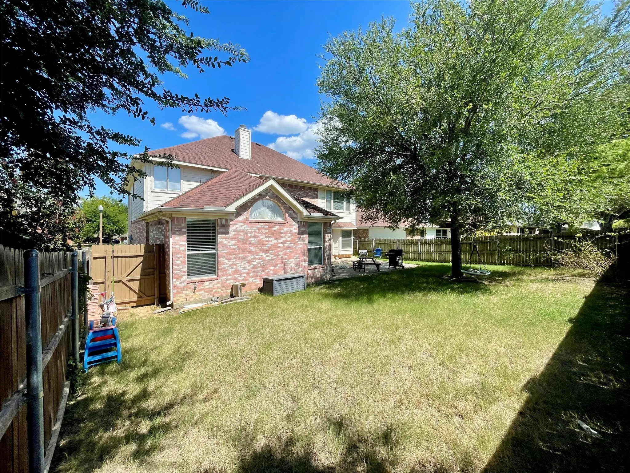 Single Family Residence For Rent in Denton County , 7520 Sunburst Trail, Denton, Texas 76210, 5 Bedroom, 3 Bathroom, 2 Garage spaces, 3,080 Sqft, built in 2001, mls#21333408, Real Estate Agent in Denton, Homes For Rent in Denton county, Homes For Rent in Denton, Realtor in Denton Texas, Real Estate Brokerage Independent Realty Texas, Luminita Cordes Realtor