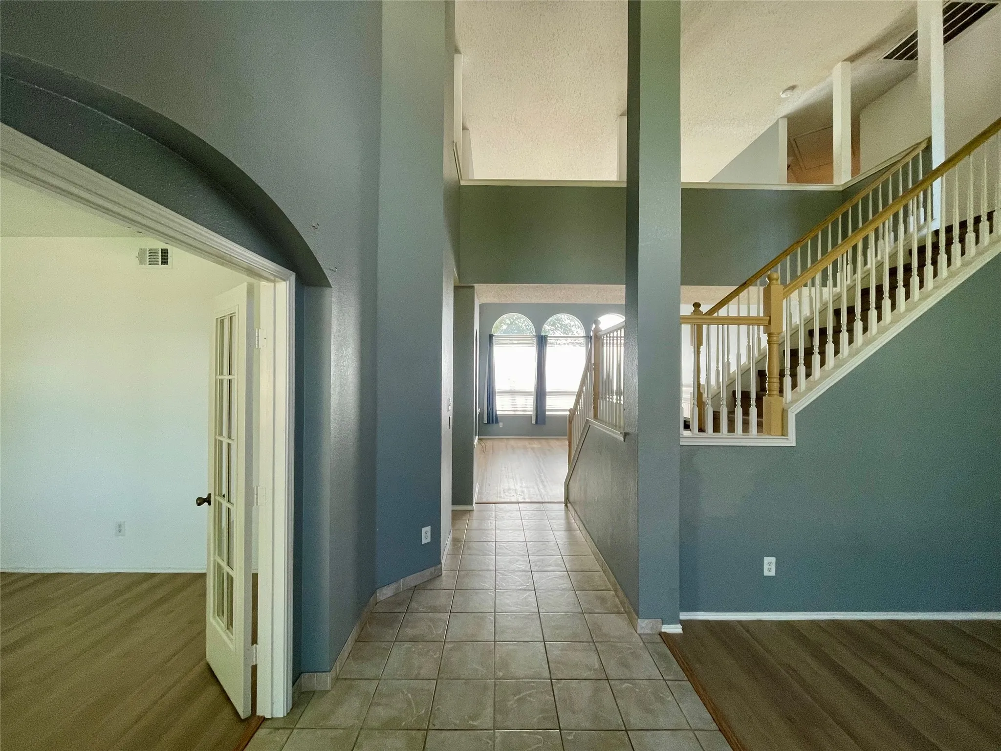 Single Family Residence For Rent in Denton County , 7520 Sunburst Trail, Denton, Texas 76210, 5 Bedroom, 3 Bathroom, 2 Garage spaces, 3,080 Sqft, built in 2001, mls#21333408, Real Estate Agent in Denton, Homes For Rent in Denton county, Homes For Rent in Denton, Realtor in Denton Texas, Real Estate Brokerage Independent Realty Texas, Luminita Cordes Realtor