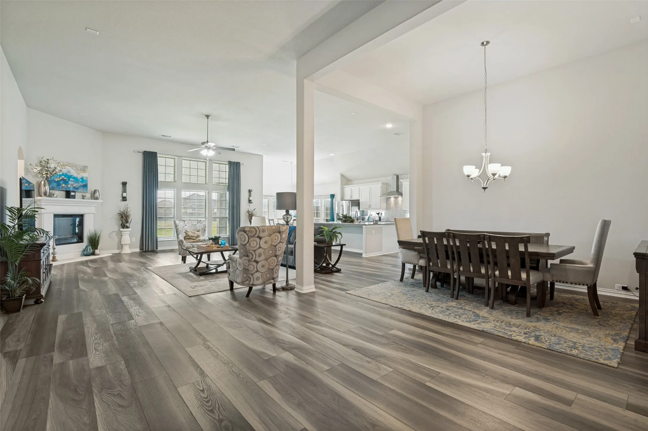 Single Family Residence For Sale in Ellis County , 217 Castle Creek Drive, Red Oak, Texas 75154, 3 Bedroom, 3 Bathroom, 3 Garage spaces, 3,879 Sqft, built in 2020, mls#21329205, Real Estate Agent in Red Oak, Homes For Sale in Ellis county, Homes For Sale in Red Oak, Realtor in Red Oak Texas, Real Estate Brokerage Independent Realty Texas, Luminita Cordes Realtor