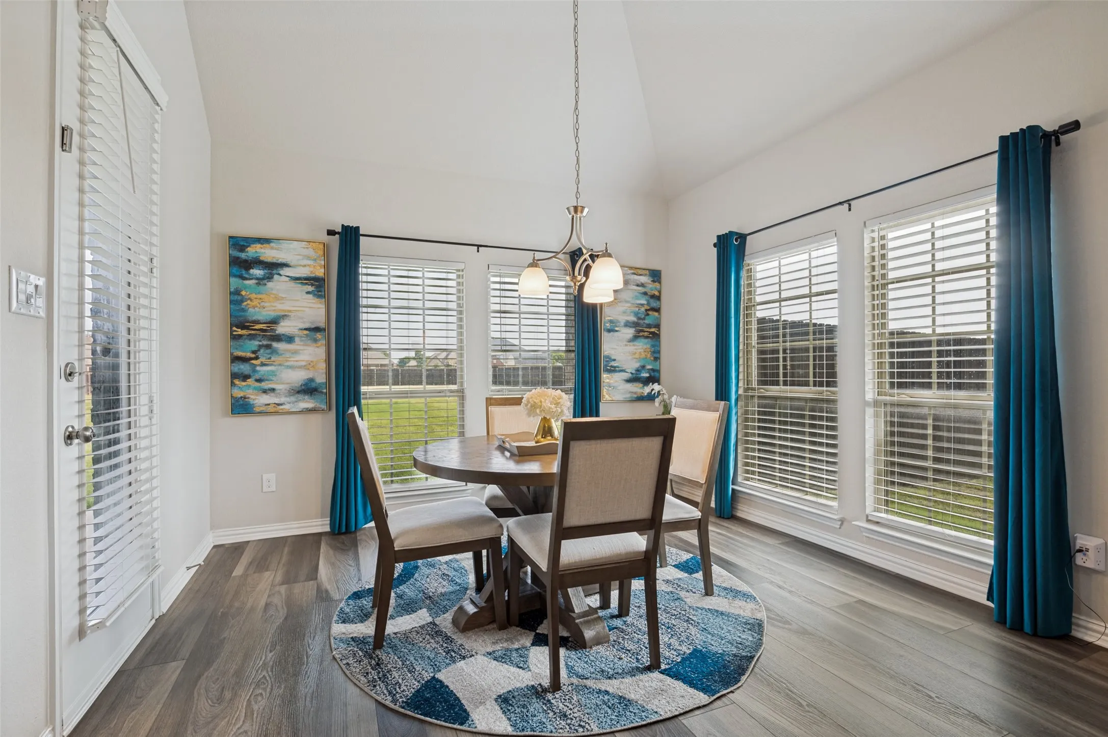 Single Family Residence For Sale in Ellis County , 217 Castle Creek Drive, Red Oak, Texas 75154, 3 Bedroom, 3 Bathroom, 3 Garage spaces, 3,879 Sqft, built in 2020, mls#21329205, Real Estate Agent in Red Oak, Homes For Sale in Ellis county, Homes For Sale in Red Oak, Realtor in Red Oak Texas, Real Estate Brokerage Independent Realty Texas, Luminita Cordes Realtor
