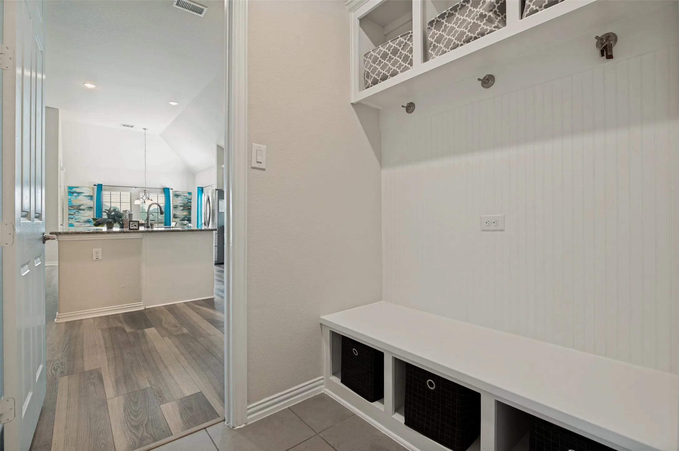 Single Family Residence For Sale in Ellis County , 217 Castle Creek Drive, Red Oak, Texas 75154, 3 Bedroom, 3 Bathroom, 3 Garage spaces, 3,879 Sqft, built in 2020, mls#21329205, Real Estate Agent in Red Oak, Homes For Sale in Ellis county, Homes For Sale in Red Oak, Realtor in Red Oak Texas, Real Estate Brokerage Independent Realty Texas, Luminita Cordes Realtor
