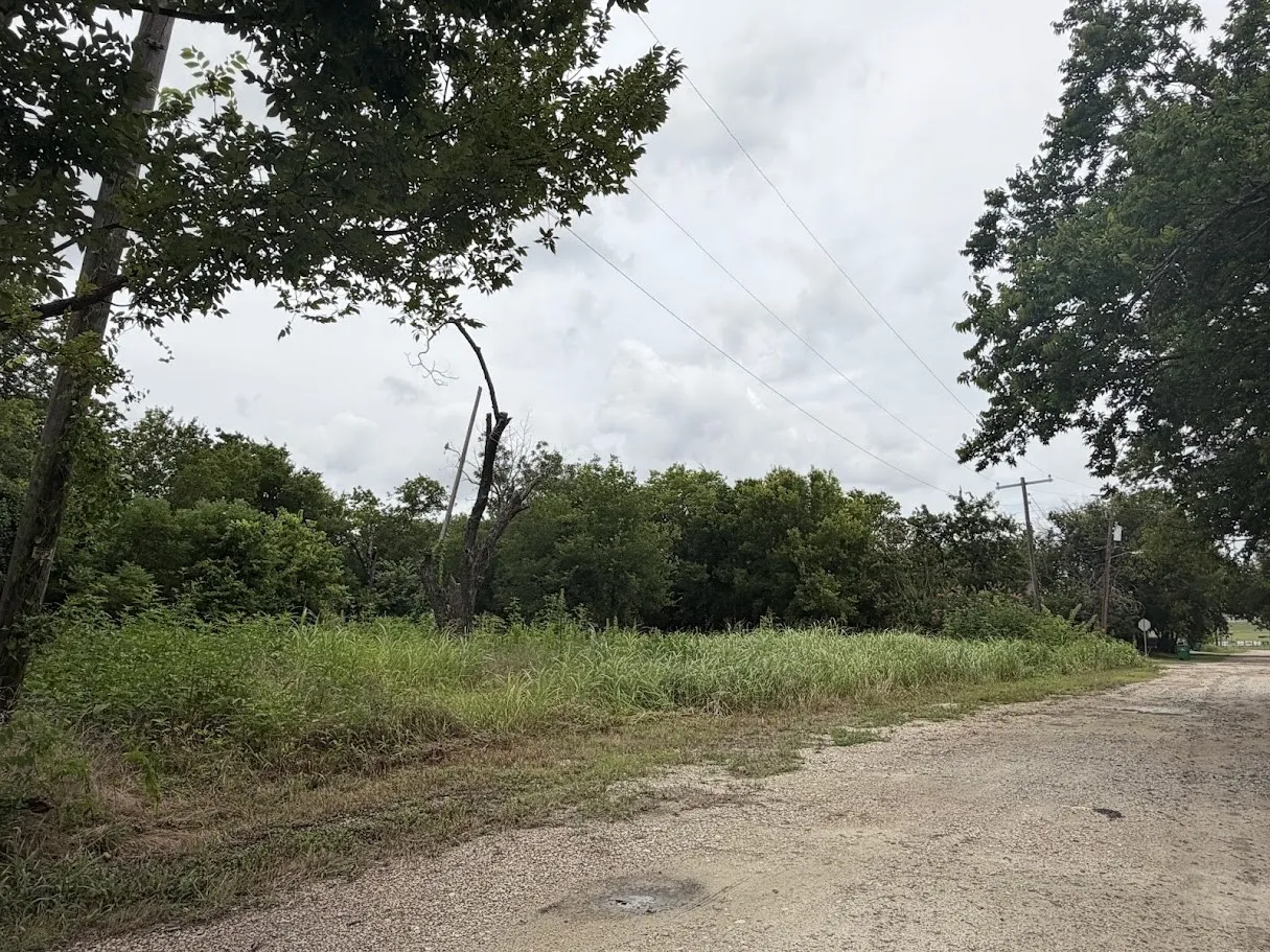 Unimproved Land For Sale in Mc Lennan County , 612 S Criswell Street, Mart, Texas 76664, 0, 0, Garage spaces, 0 Sqft, built in 0, Price $25,000, mls#21333541, Real Estate Agent in Mart, Homes For Sale in Mc Lennan county, Homes For Sale in Mart, Realtor in Mart Texas, Real Estate Brokerage Independent Realty Texas, Luminita Cordes Realtor