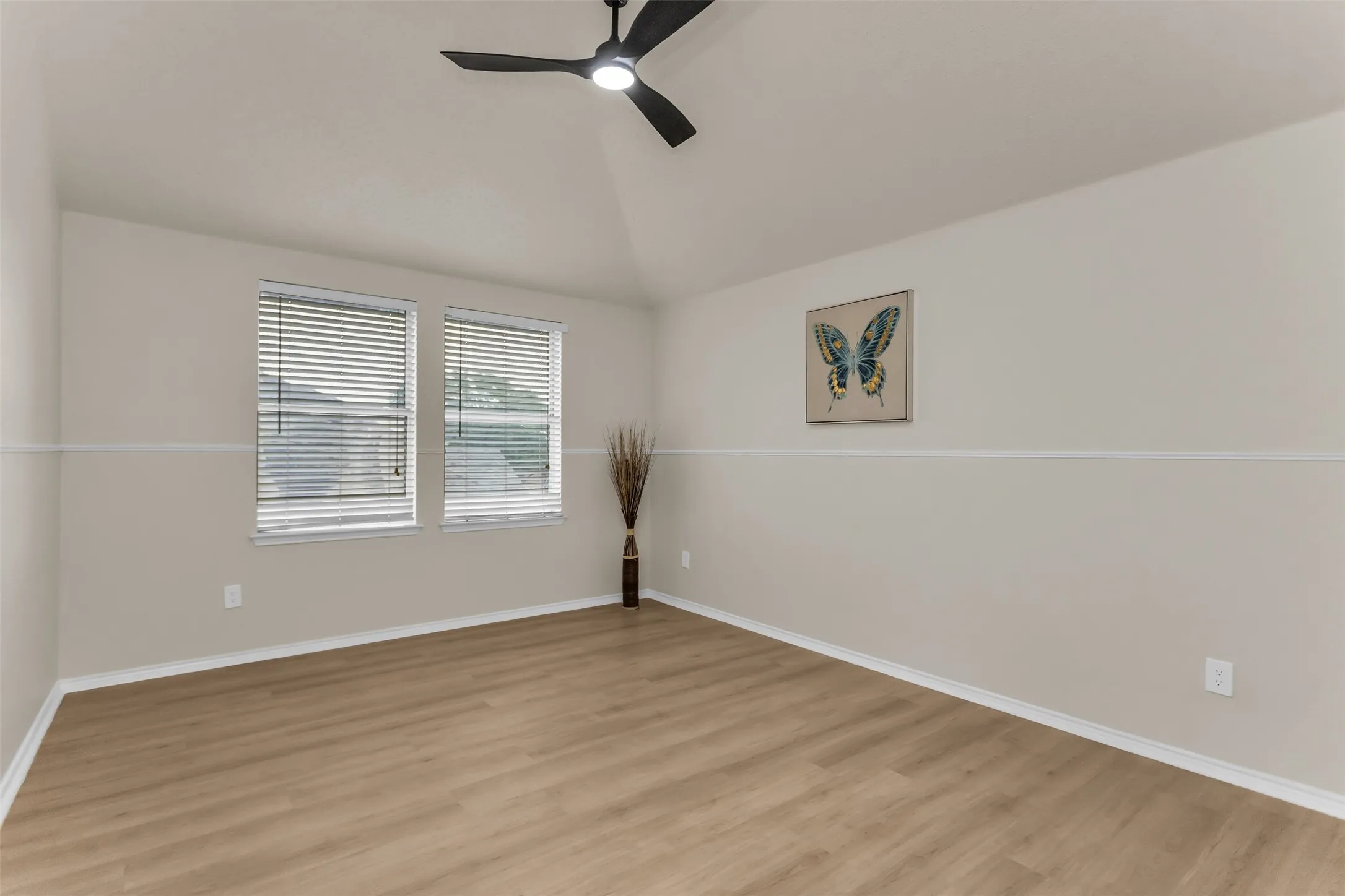 Single Family Residence For Sale in Kaufman County , 306 Cherrywood Trail, Forney, Texas 75126, 4 Bedroom, 3 Bathroom, 2 Garage spaces, 3,085 Sqft, built in 2002, mls#21334487, Real Estate Agent in Forney, Homes For Sale in Kaufman county, Homes For Sale in Forney, Realtor in Forney Texas, Real Estate Brokerage Independent Realty Texas, Luminita Cordes Realtor