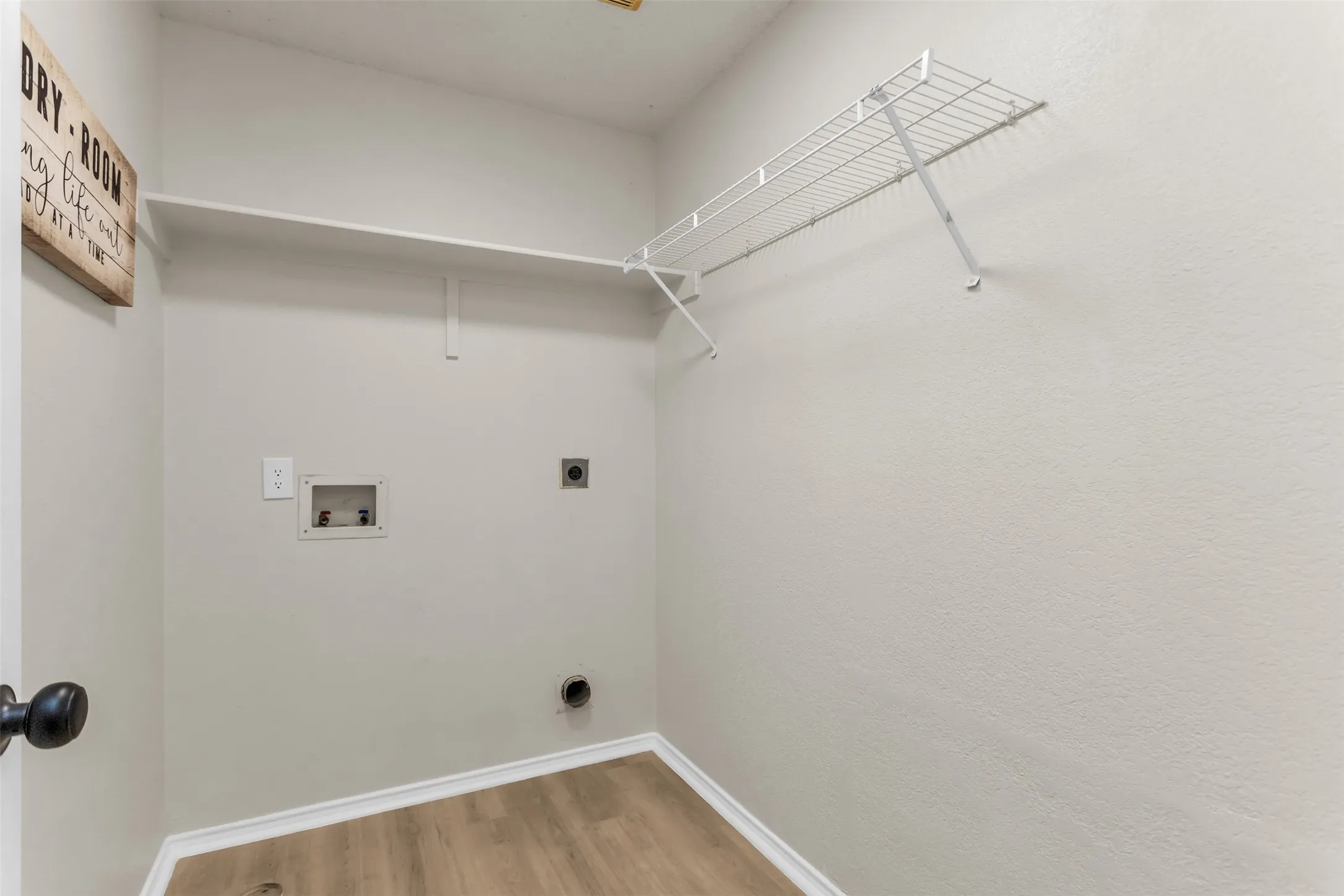 Single Family Residence For Sale in Kaufman County , 306 Cherrywood Trail, Forney, Texas 75126, 4 Bedroom, 3 Bathroom, 2 Garage spaces, 3,085 Sqft, built in 2002, mls#21334487, Real Estate Agent in Forney, Homes For Sale in Kaufman county, Homes For Sale in Forney, Realtor in Forney Texas, Real Estate Brokerage Independent Realty Texas, Luminita Cordes Realtor