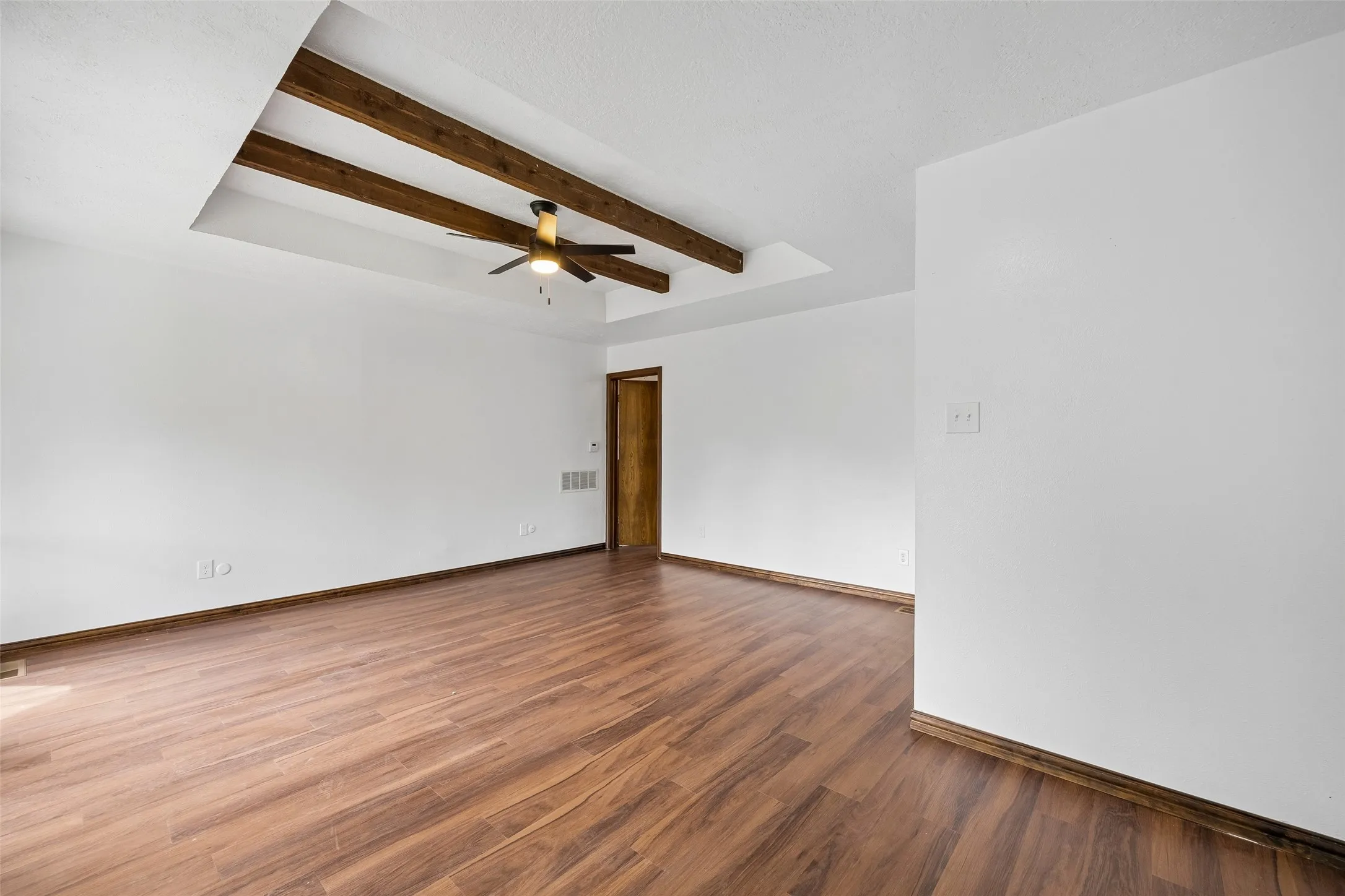 Single Family Residence For Sale in Dallas County , 700 Crestview Lane, Seagoville, Texas 75159, 4 Bedroom, 4 Bathroom, 3 Garage spaces, 2,614 Sqft, built in 1979, Price $465,000, mls#21334538, Real Estate Agent in Seagoville, Homes For Sale in Dallas county, Homes For Sale in Seagoville, Realtor in Seagoville Texas, Real Estate Brokerage Independent Realty Texas, Luminita Cordes Realtor