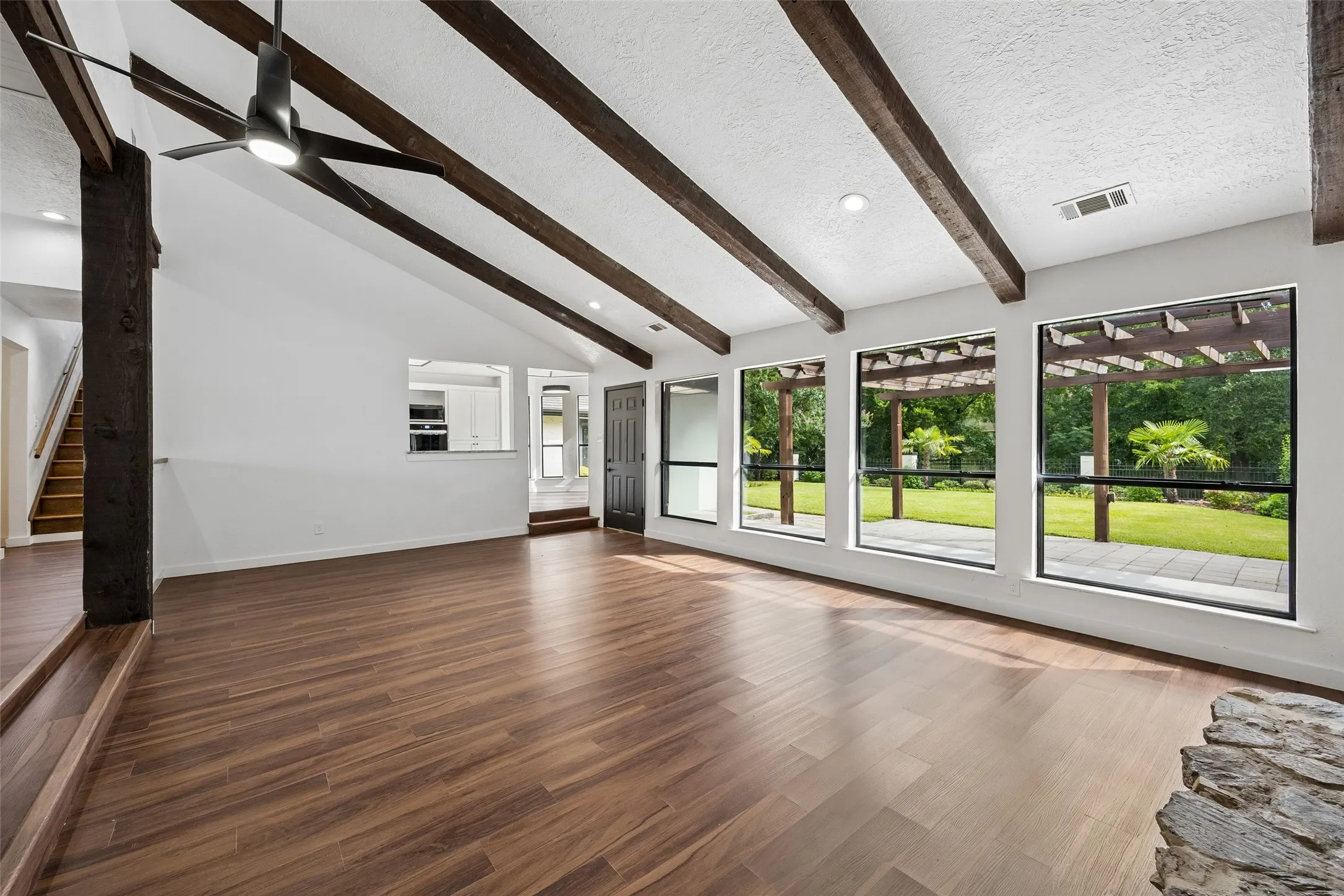 Single Family Residence For Sale in Dallas County , 700 Crestview Lane, Seagoville, Texas 75159, 4 Bedroom, 4 Bathroom, 3 Garage spaces, 2,614 Sqft, built in 1979, Price $465,000, mls#21334538, Real Estate Agent in Seagoville, Homes For Sale in Dallas county, Homes For Sale in Seagoville, Realtor in Seagoville Texas, Real Estate Brokerage Independent Realty Texas, Luminita Cordes Realtor