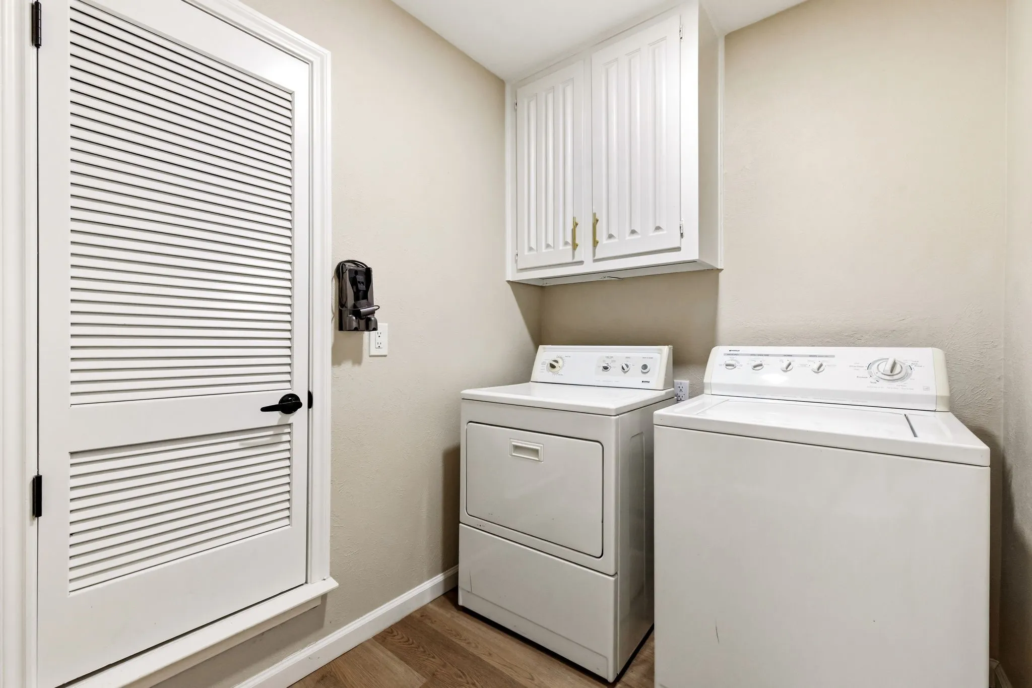 Single Family Residence For Sale in Collin County , 2341 Monticello Circle, Plano, Texas 75075, 4 Bedroom, 3 Bathroom, 2 Garage spaces, 2,616 Sqft, built in 1973, mls#21335004, Real Estate Agent in Plano, Homes For Sale in Collin county, Homes For Sale in Plano, Realtor in Plano Texas, Real Estate Brokerage Independent Realty Texas, Luminita Cordes Realtor