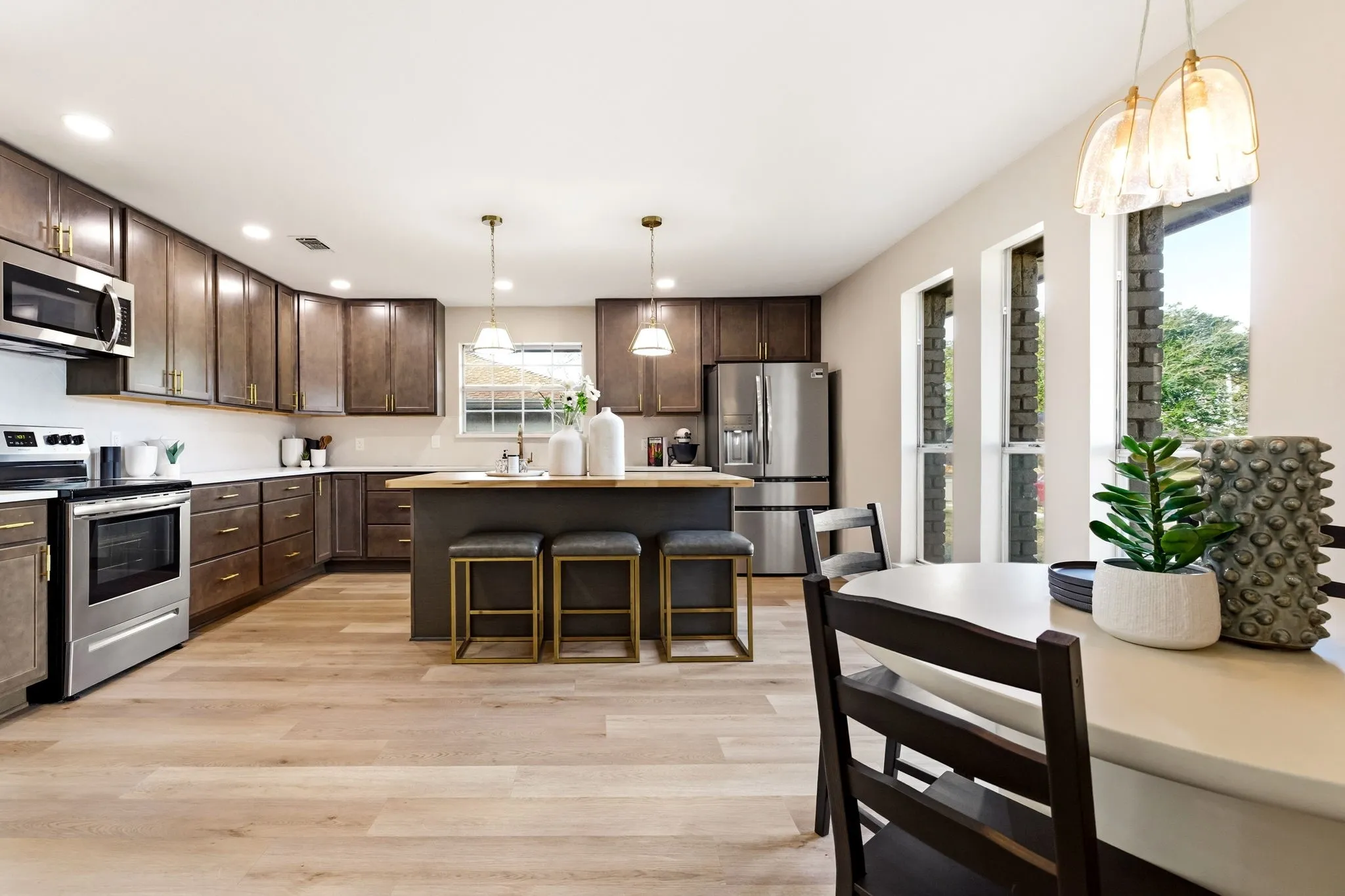 Single Family Residence For Sale in Collin County , 2341 Monticello Circle, Plano, Texas 75075, 4 Bedroom, 3 Bathroom, 2 Garage spaces, 2,616 Sqft, built in 1973, mls#21335004, Real Estate Agent in Plano, Homes For Sale in Collin county, Homes For Sale in Plano, Realtor in Plano Texas, Real Estate Brokerage Independent Realty Texas, Luminita Cordes Realtor