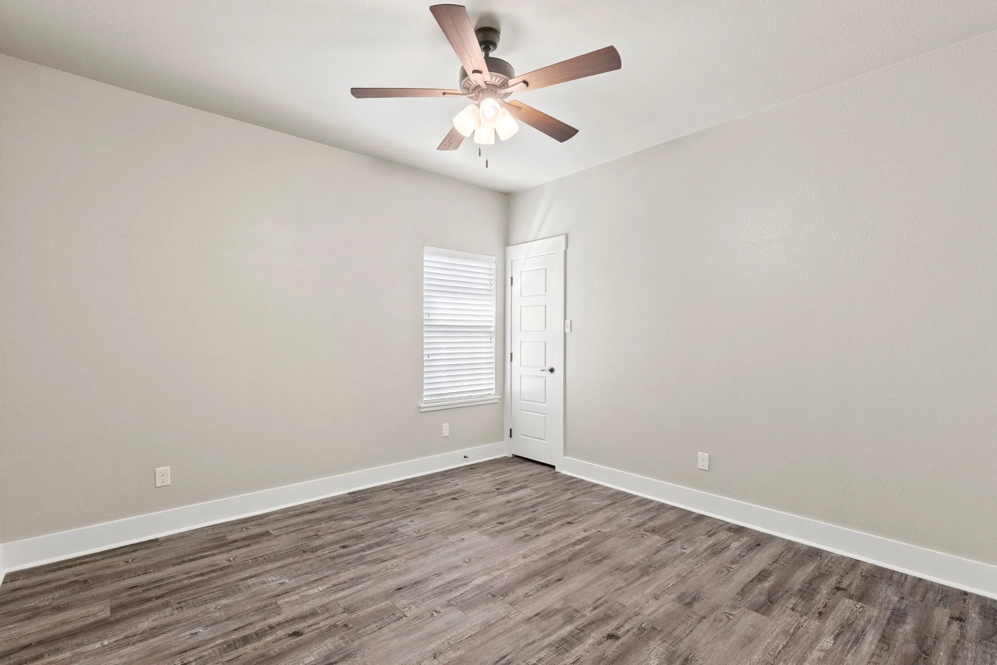 Second bedroom