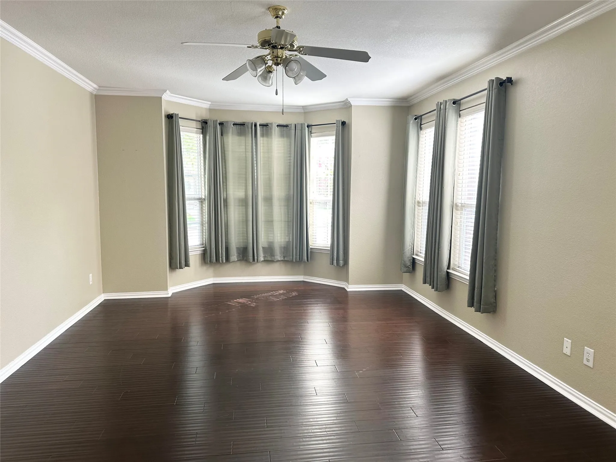 Single Family Residence For Rent in Collin County , 806 Cascades Drive, Allen, Texas 75002, 4 Bedroom, 4 Bathroom, 2 Garage spaces, 3,326 Sqft, built in 2003, mls#21335269, Real Estate Agent in Allen, Homes For Rent in Collin county, Homes For Rent in Allen, Realtor in Allen Texas, Real Estate Brokerage Independent Realty Texas, Luminita Cordes Realtor