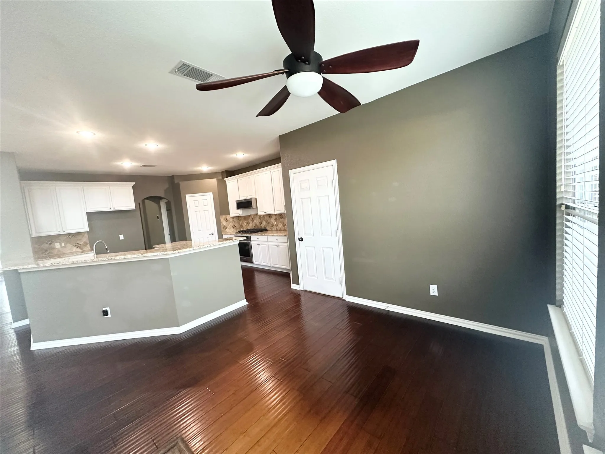 Single Family Residence For Rent in Collin County , 806 Cascades Drive, Allen, Texas 75002, 4 Bedroom, 4 Bathroom, 2 Garage spaces, 3,326 Sqft, built in 2003, mls#21335269, Real Estate Agent in Allen, Homes For Rent in Collin county, Homes For Rent in Allen, Realtor in Allen Texas, Real Estate Brokerage Independent Realty Texas, Luminita Cordes Realtor