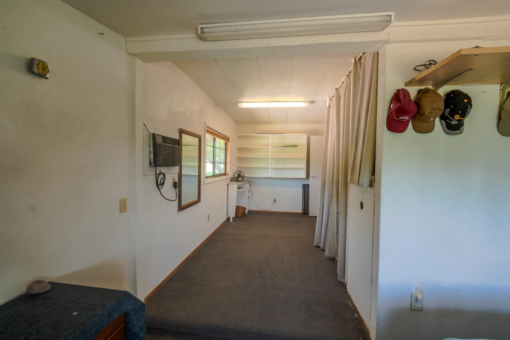 Image quality insufficient for description