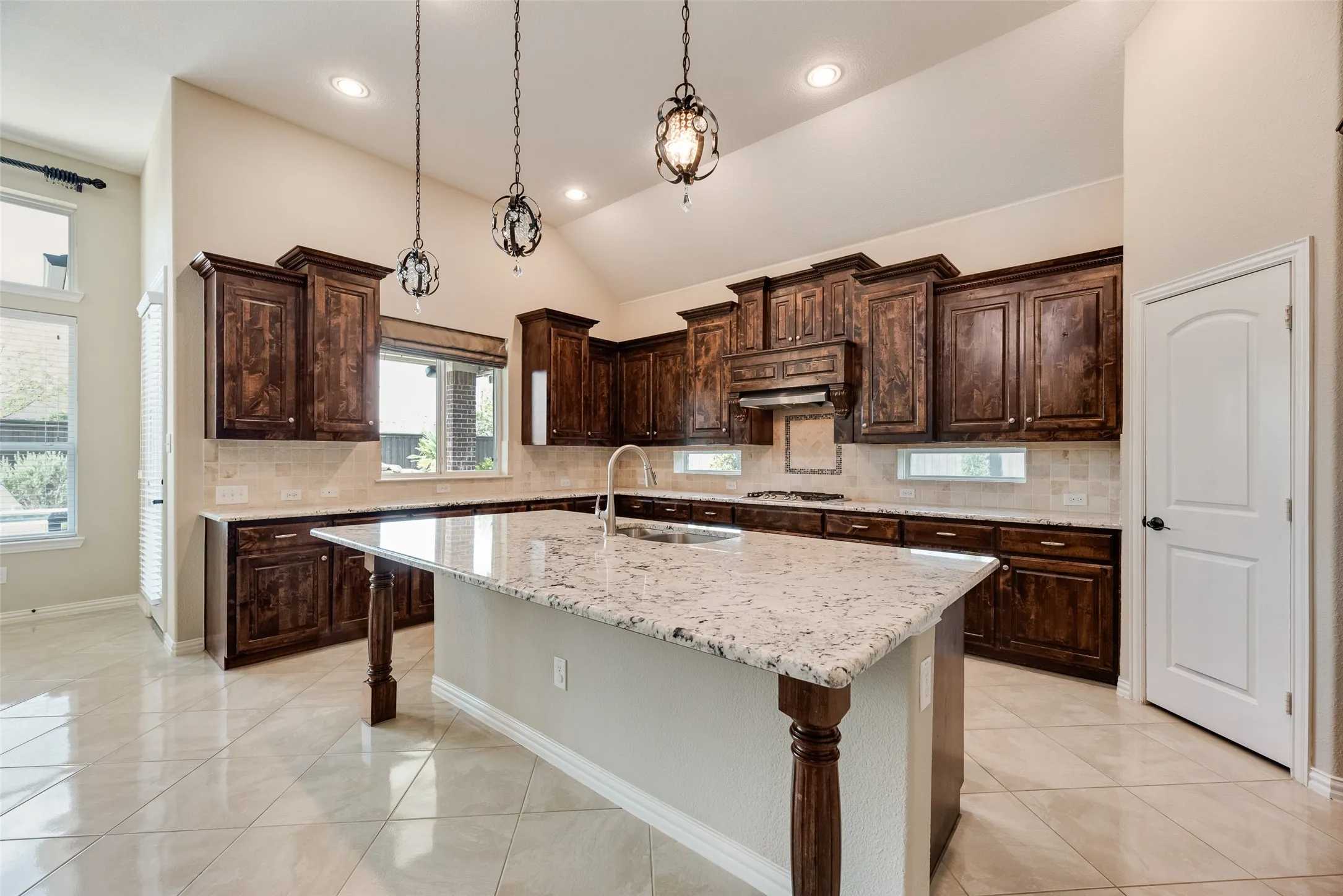 Single Family Residence For Sale in Denton County , 4396 Live Springs Road, Frisco, Texas 75036, 5 Bedroom, 5 Bathroom, 3 Garage spaces, 4,159 Sqft, built in 2015, mls#21335238, Real Estate Agent in Frisco, Homes For Sale in Denton county, Homes For Sale in Frisco, Realtor in Frisco Texas, Real Estate Brokerage Independent Realty Texas, Luminita Cordes Realtor