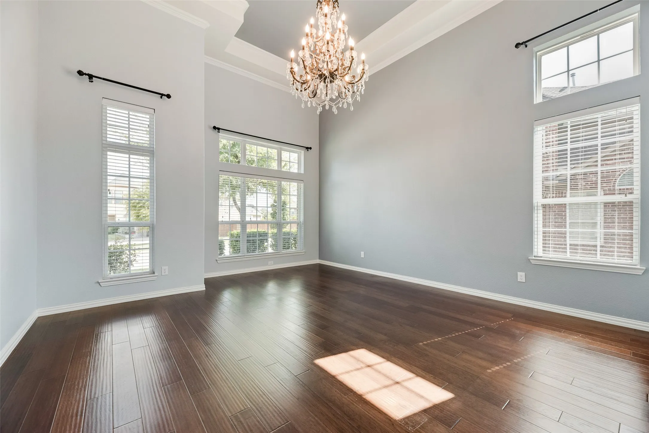 Single Family Residence For Sale in Denton County , 4396 Live Springs Road, Frisco, Texas 75036, 5 Bedroom, 5 Bathroom, 3 Garage spaces, 4,159 Sqft, built in 2015, mls#21335238, Real Estate Agent in Frisco, Homes For Sale in Denton county, Homes For Sale in Frisco, Realtor in Frisco Texas, Real Estate Brokerage Independent Realty Texas, Luminita Cordes Realtor