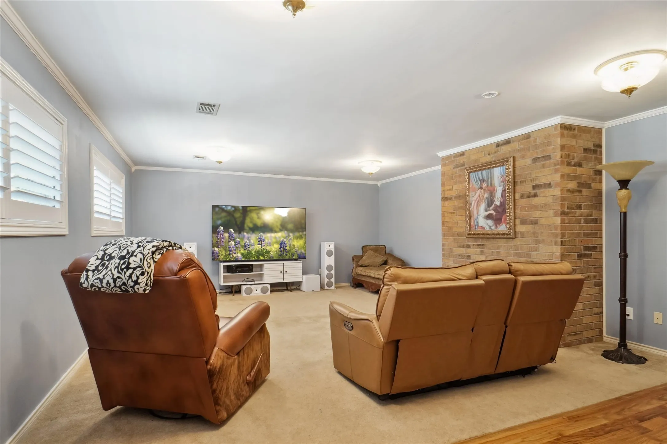 Single Family Residence For Sale in Dallas County , 2833 S Country Club Road, Garland, Texas 75043, 4 Bedrooms, 3 Bathrooms, 2 Garage spaces, 3,083 Sqft, built in 1977, Price $459,000, mls#21334869, Real Estate Agent in Garland, Homes For Sale in Dallas county, Homes For Sale in Garland, Realtor in Garland Texas, Real Estate Brokerage Independent Realty Texas, Luminita Cordes Realtor