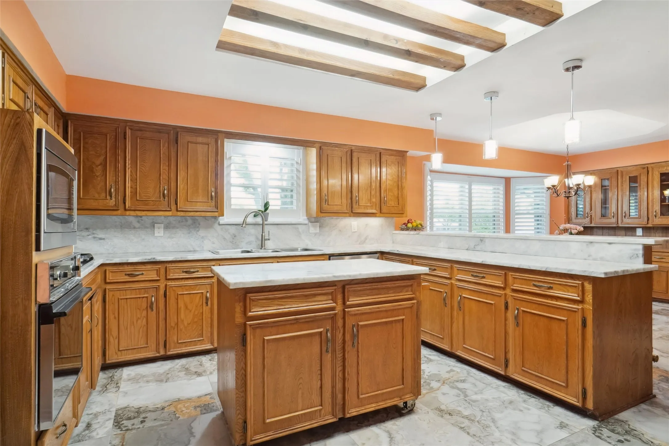 Single Family Residence For Sale in Dallas County , 2833 S Country Club Road, Garland, Texas 75043, 4 Bedrooms, 3 Bathrooms, 2 Garage spaces, 3,083 Sqft, built in 1977, Price $459,000, mls#21334869, Real Estate Agent in Garland, Homes For Sale in Dallas county, Homes For Sale in Garland, Realtor in Garland Texas, Real Estate Brokerage Independent Realty Texas, Luminita Cordes Realtor