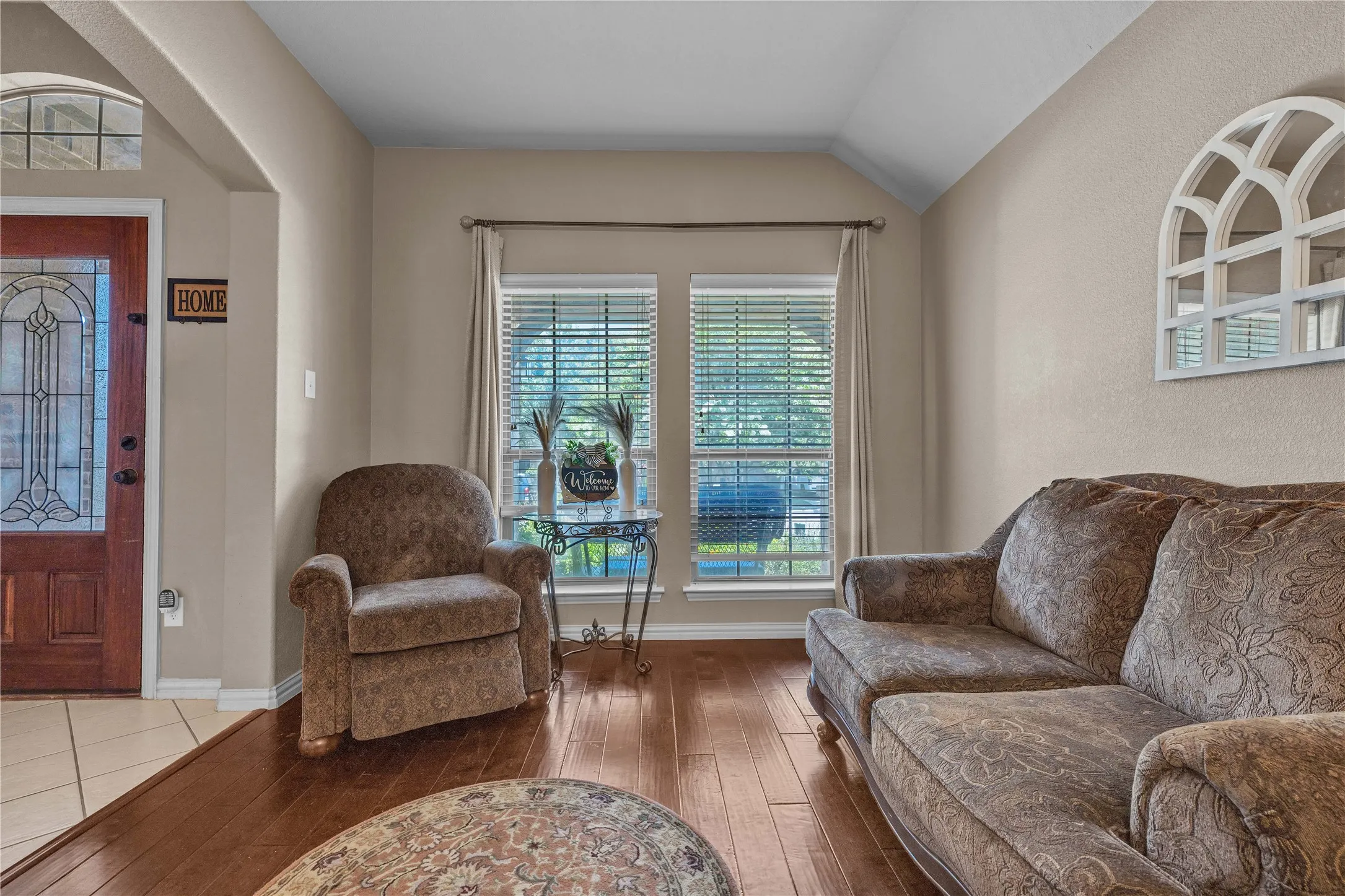 Single Family Residence For Sale in Grayson County , 404 Bryn Mawr Lane, Van Alstyne, Texas 75495, 4 Bedroom, 2 Bathroom, 2 Garage spaces, 2,456 Sqft, built in 2008, mls#21327958, Real Estate Agent in Van Alstyne, Homes For Sale in Grayson county, Homes For Sale in Van Alstyne, Realtor in Van Alstyne Texas, Real Estate Brokerage Independent Realty Texas, Luminita Cordes Realtor