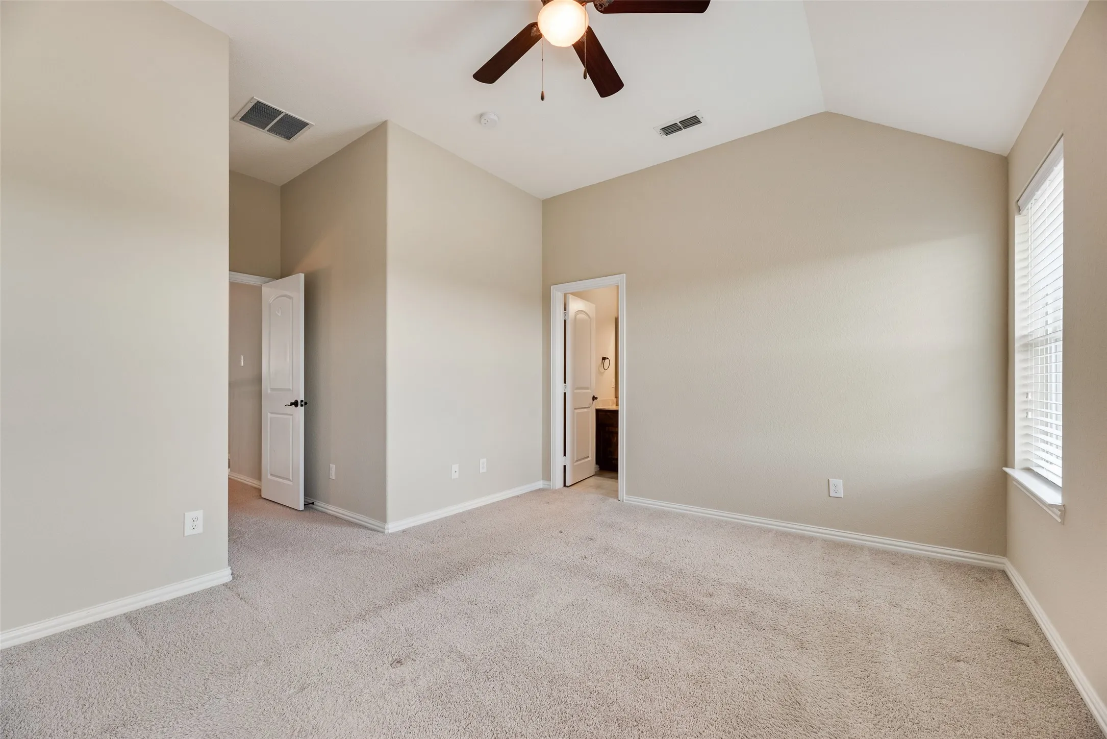 Single Family Residence For Rent in Denton County , 4396 Live Springs Road, Frisco, Texas 75036, 5 Bedroom, 5 Bathroom, 3 Garage spaces, 4,159 Sqft, built in 2015, mls#21335276, Real Estate Agent in Frisco, Homes For Rent in Denton county, Homes For Rent in Frisco, Realtor in Frisco Texas, Real Estate Brokerage Independent Realty Texas, Luminita Cordes Realtor