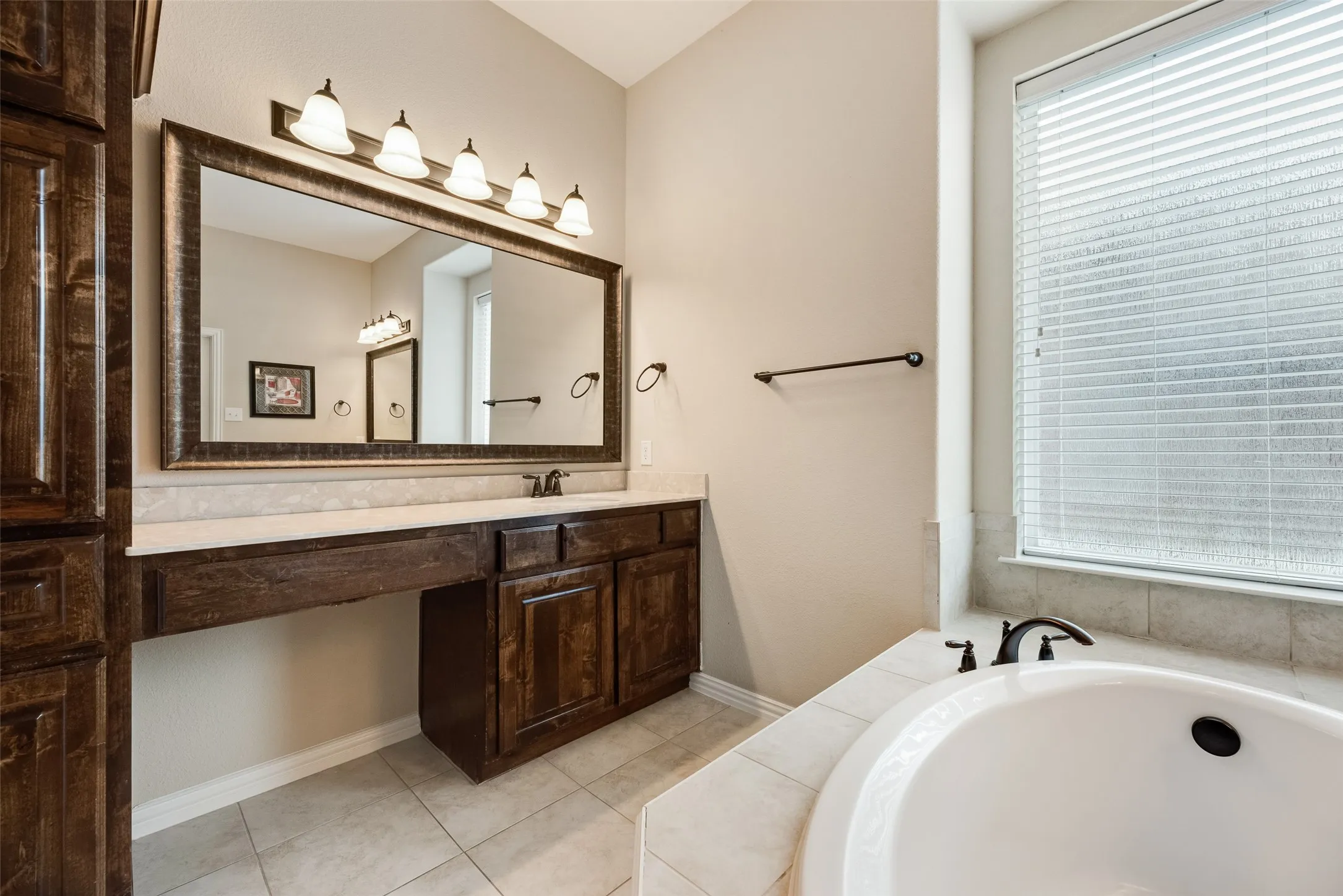 Single Family Residence For Rent in Denton County , 4396 Live Springs Road, Frisco, Texas 75036, 5 Bedroom, 5 Bathroom, 3 Garage spaces, 4,159 Sqft, built in 2015, mls#21335276, Real Estate Agent in Frisco, Homes For Rent in Denton county, Homes For Rent in Frisco, Realtor in Frisco Texas, Real Estate Brokerage Independent Realty Texas, Luminita Cordes Realtor