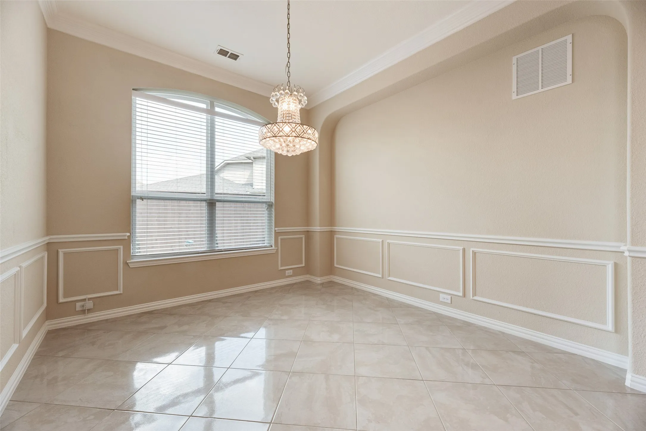 Single Family Residence For Rent in Denton County , 4396 Live Springs Road, Frisco, Texas 75036, 5 Bedroom, 5 Bathroom, 3 Garage spaces, 4,159 Sqft, built in 2015, mls#21335276, Real Estate Agent in Frisco, Homes For Rent in Denton county, Homes For Rent in Frisco, Realtor in Frisco Texas, Real Estate Brokerage Independent Realty Texas, Luminita Cordes Realtor