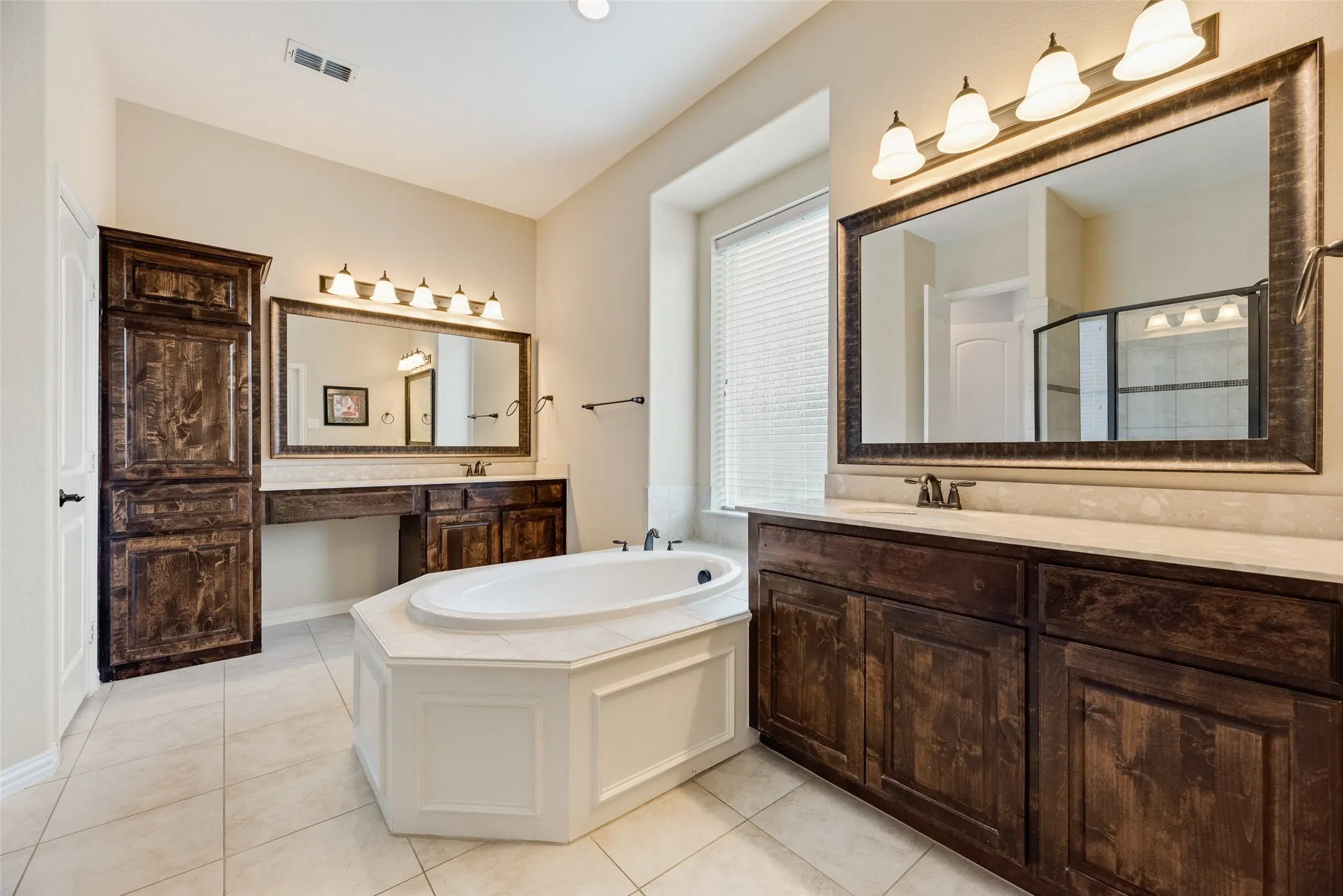 Single Family Residence For Rent in Denton County , 4396 Live Springs Road, Frisco, Texas 75036, 5 Bedroom, 5 Bathroom, 3 Garage spaces, 4,159 Sqft, built in 2015, mls#21335276, Real Estate Agent in Frisco, Homes For Rent in Denton county, Homes For Rent in Frisco, Realtor in Frisco Texas, Real Estate Brokerage Independent Realty Texas, Luminita Cordes Realtor