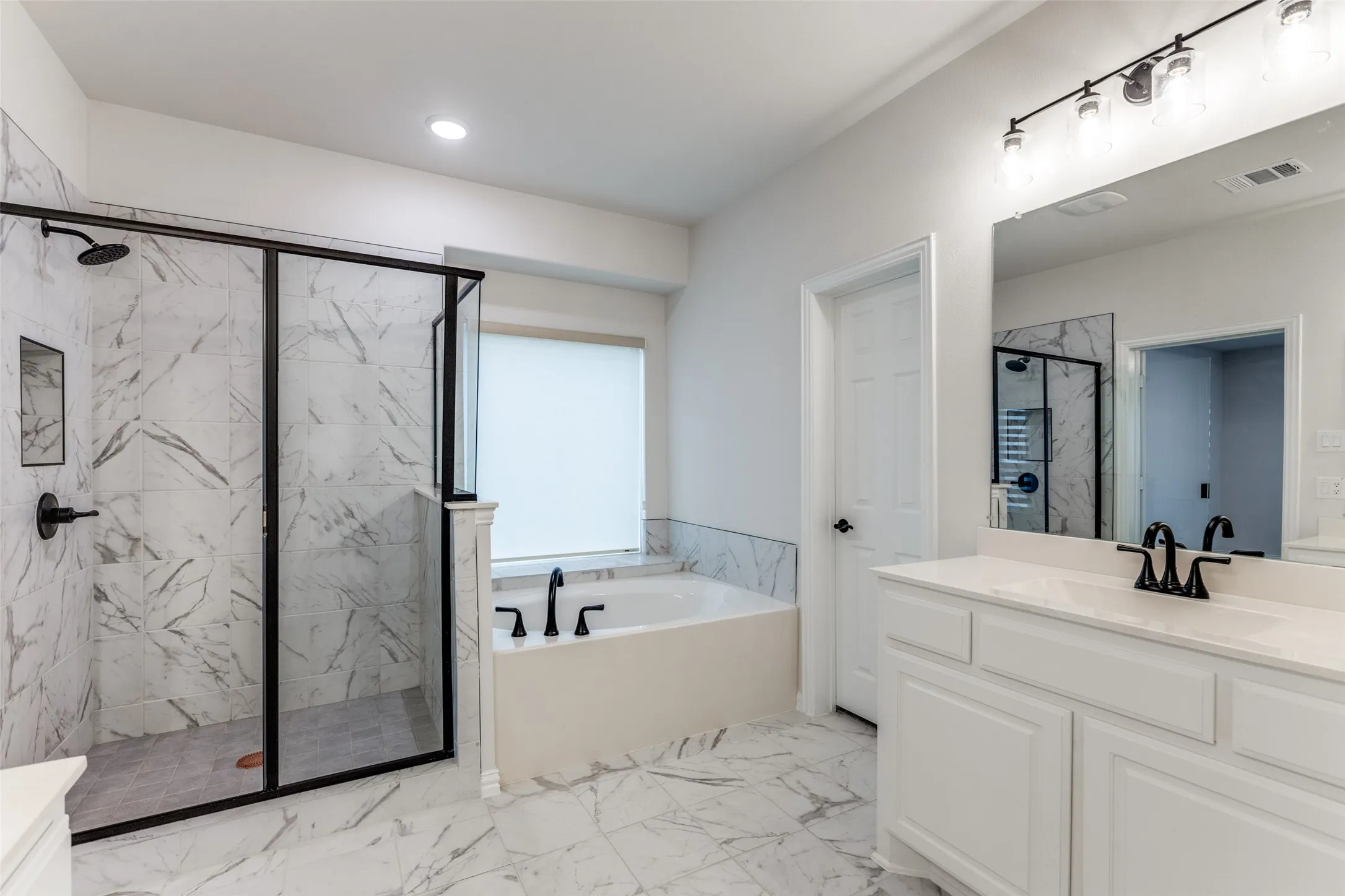 Single Family Residence For Rent in Collin County , 2617 Spotted Owl Lane, Celina, Texas 75009, 6 Bedroom, 4 Bathroom, 2 Garage spaces, 4,004 Sqft, built in 2022, mls#21335274, Real Estate Agent in Celina, Homes For Rent in Collin county, Homes For Rent in Celina, Realtor in Celina Texas, Real Estate Brokerage Independent Realty Texas, Luminita Cordes Realtor