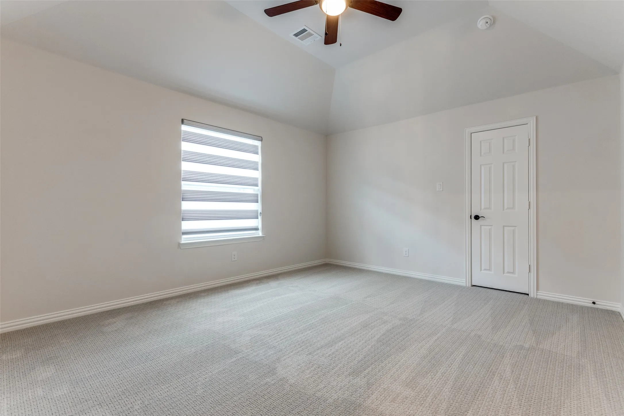 Single Family Residence For Rent in Collin County , 2617 Spotted Owl Lane, Celina, Texas 75009, 6 Bedroom, 4 Bathroom, 2 Garage spaces, 4,004 Sqft, built in 2022, mls#21335274, Real Estate Agent in Celina, Homes For Rent in Collin county, Homes For Rent in Celina, Realtor in Celina Texas, Real Estate Brokerage Independent Realty Texas, Luminita Cordes Realtor