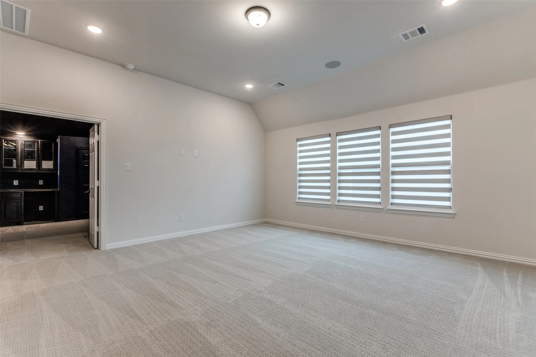 Single Family Residence For Rent in Collin County , 2617 Spotted Owl Lane, Celina, Texas 75009, 6 Bedroom, 4 Bathroom, 2 Garage spaces, 4,004 Sqft, built in 2022, mls#21335274, Real Estate Agent in Celina, Homes For Rent in Collin county, Homes For Rent in Celina, Realtor in Celina Texas, Real Estate Brokerage Independent Realty Texas, Luminita Cordes Realtor