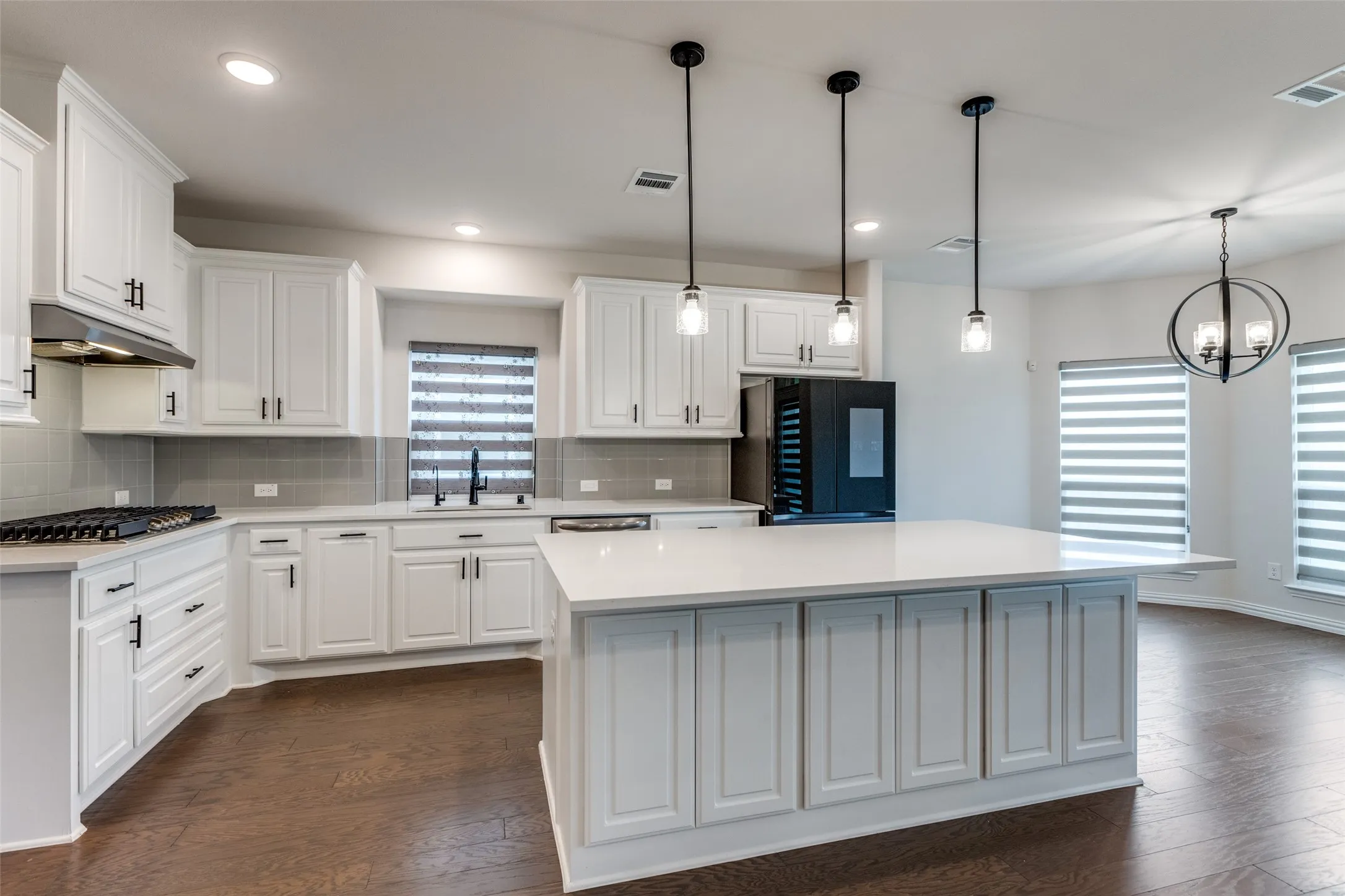 Single Family Residence For Rent in Collin County , 2617 Spotted Owl Lane, Celina, Texas 75009, 6 Bedroom, 4 Bathroom, 2 Garage spaces, 4,004 Sqft, built in 2022, mls#21335274, Real Estate Agent in Celina, Homes For Rent in Collin county, Homes For Rent in Celina, Realtor in Celina Texas, Real Estate Brokerage Independent Realty Texas, Luminita Cordes Realtor