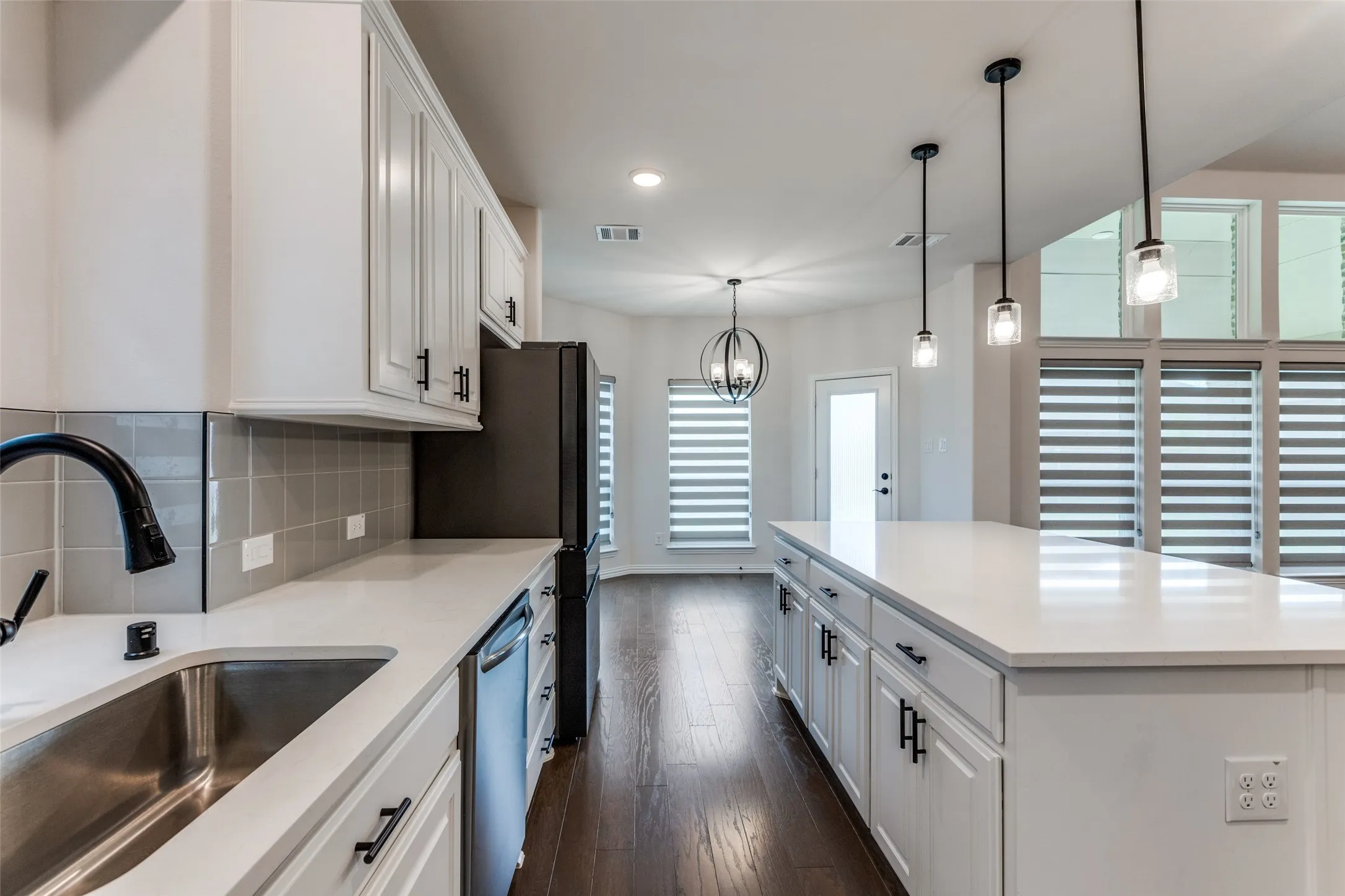 Single Family Residence For Rent in Collin County , 2617 Spotted Owl Lane, Celina, Texas 75009, 6 Bedroom, 4 Bathroom, 2 Garage spaces, 4,004 Sqft, built in 2022, mls#21335274, Real Estate Agent in Celina, Homes For Rent in Collin county, Homes For Rent in Celina, Realtor in Celina Texas, Real Estate Brokerage Independent Realty Texas, Luminita Cordes Realtor