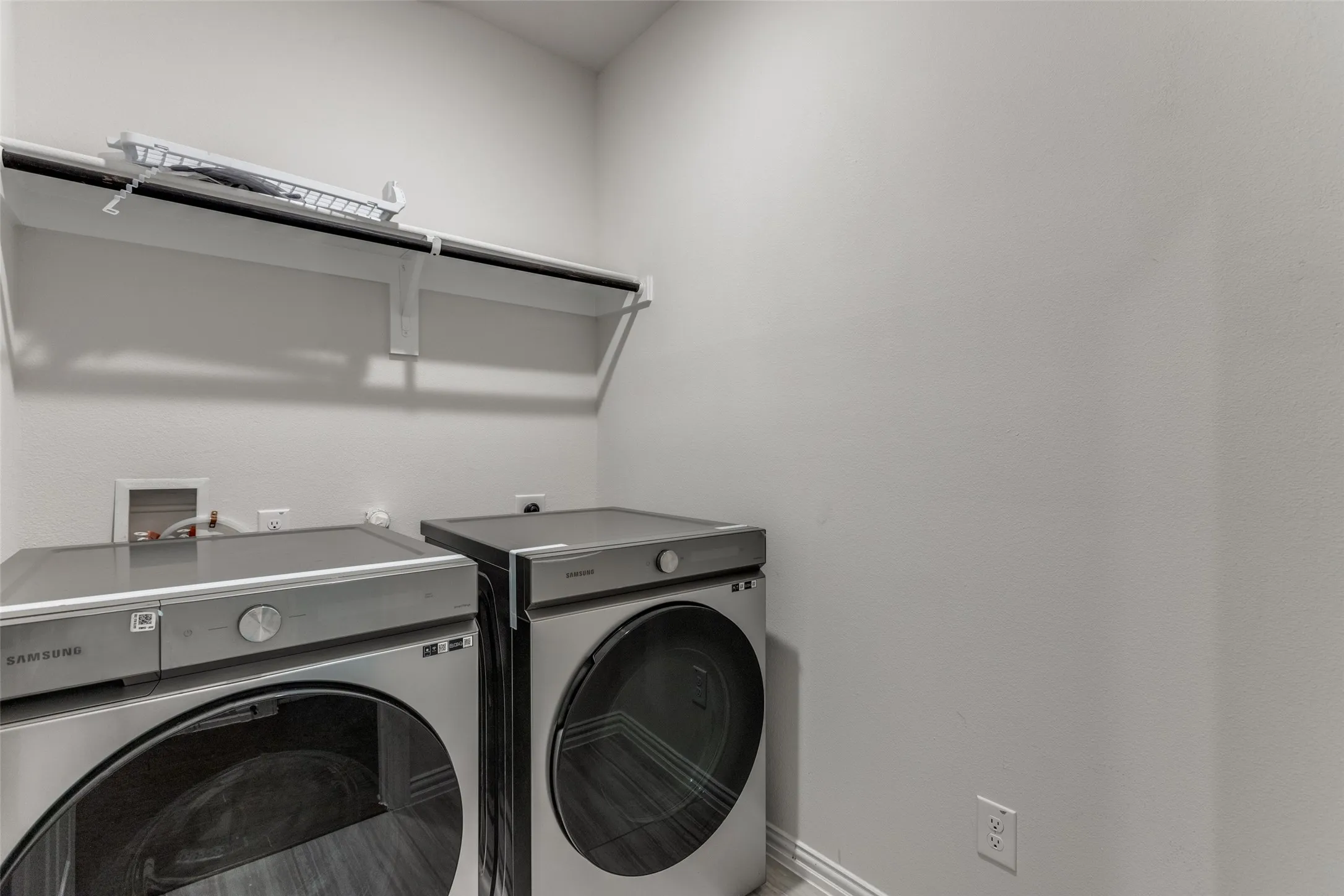 Single Family Residence For Rent in Collin County , 2617 Spotted Owl Lane, Celina, Texas 75009, 6 Bedroom, 4 Bathroom, 2 Garage spaces, 4,004 Sqft, built in 2022, mls#21335274, Real Estate Agent in Celina, Homes For Rent in Collin county, Homes For Rent in Celina, Realtor in Celina Texas, Real Estate Brokerage Independent Realty Texas, Luminita Cordes Realtor
