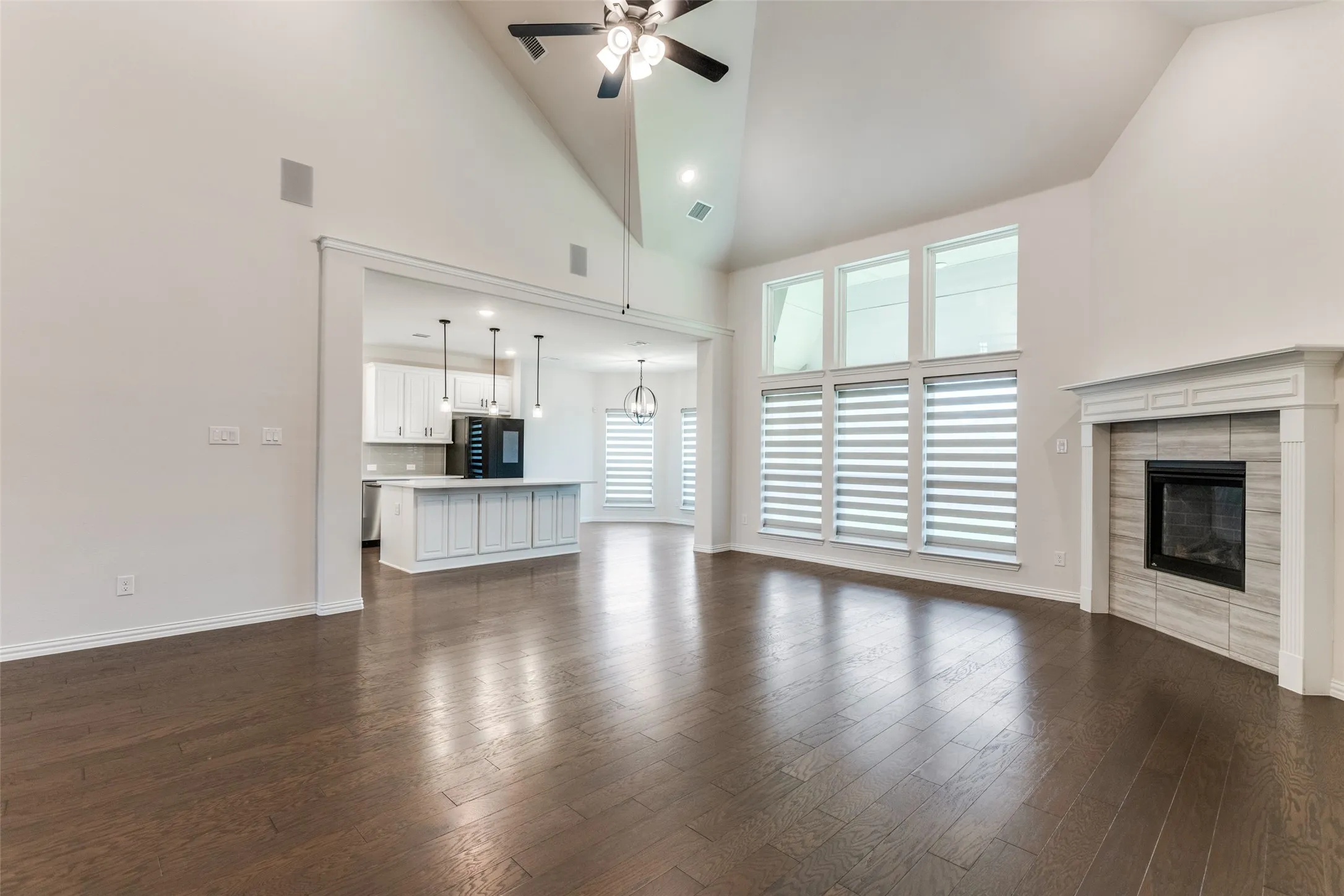 Single Family Residence For Rent in Collin County , 2617 Spotted Owl Lane, Celina, Texas 75009, 6 Bedroom, 4 Bathroom, 2 Garage spaces, 4,004 Sqft, built in 2022, mls#21335274, Real Estate Agent in Celina, Homes For Rent in Collin county, Homes For Rent in Celina, Realtor in Celina Texas, Real Estate Brokerage Independent Realty Texas, Luminita Cordes Realtor