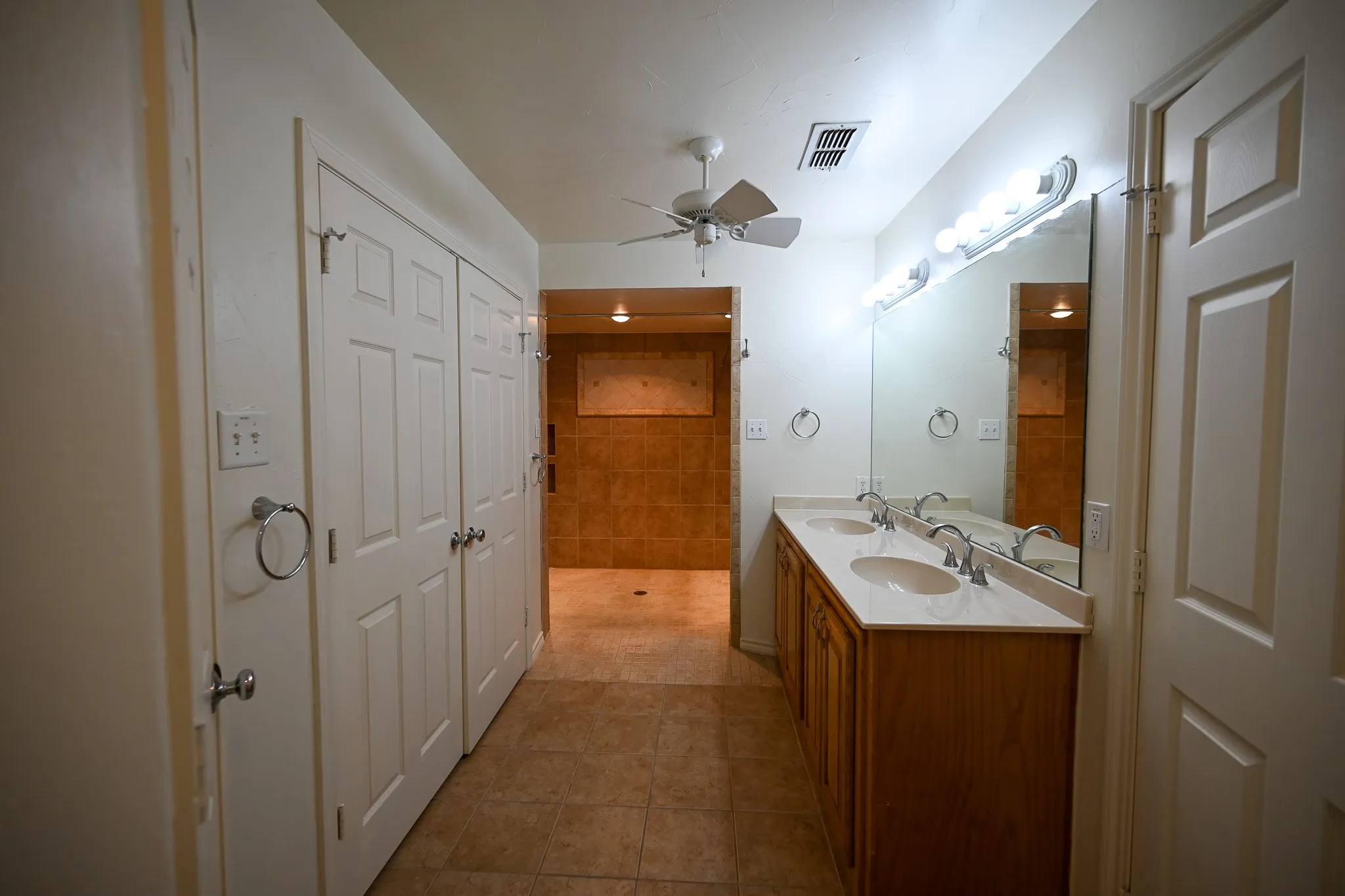 Single Family Residence For Rent in Wise County , 2951 N Trinity Street, Decatur, Texas 76234, 3 Bedroom, 2 Bathroom, 2 Garage spaces, 1,886 Sqft, built in 1995, mls#21335242, Real Estate Agent in Decatur, Homes For Rent in Wise county, Homes For Rent in Decatur, Realtor in Decatur Texas, Real Estate Brokerage Independent Realty Texas, Luminita Cordes Realtor