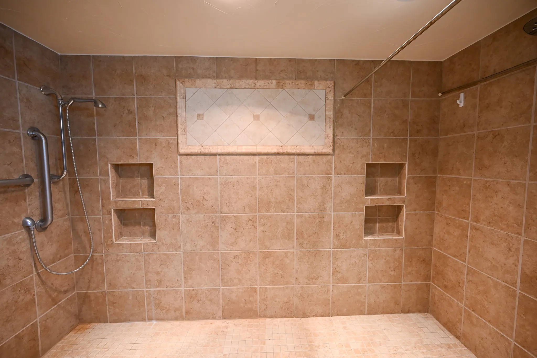 Single Family Residence For Rent in Wise County , 2951 N Trinity Street, Decatur, Texas 76234, 3 Bedroom, 2 Bathroom, 2 Garage spaces, 1,886 Sqft, built in 1995, mls#21335242, Real Estate Agent in Decatur, Homes For Rent in Wise county, Homes For Rent in Decatur, Realtor in Decatur Texas, Real Estate Brokerage Independent Realty Texas, Luminita Cordes Realtor