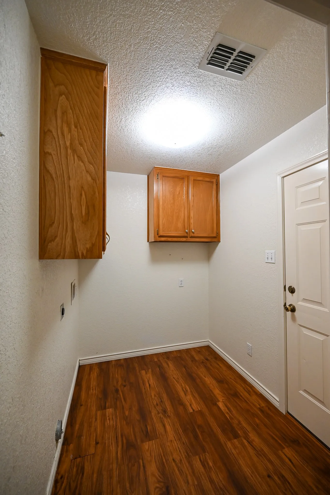 Single Family Residence For Rent in Wise County , 2951 N Trinity Street, Decatur, Texas 76234, 3 Bedroom, 2 Bathroom, 2 Garage spaces, 1,886 Sqft, built in 1995, mls#21335242, Real Estate Agent in Decatur, Homes For Rent in Wise county, Homes For Rent in Decatur, Realtor in Decatur Texas, Real Estate Brokerage Independent Realty Texas, Luminita Cordes Realtor