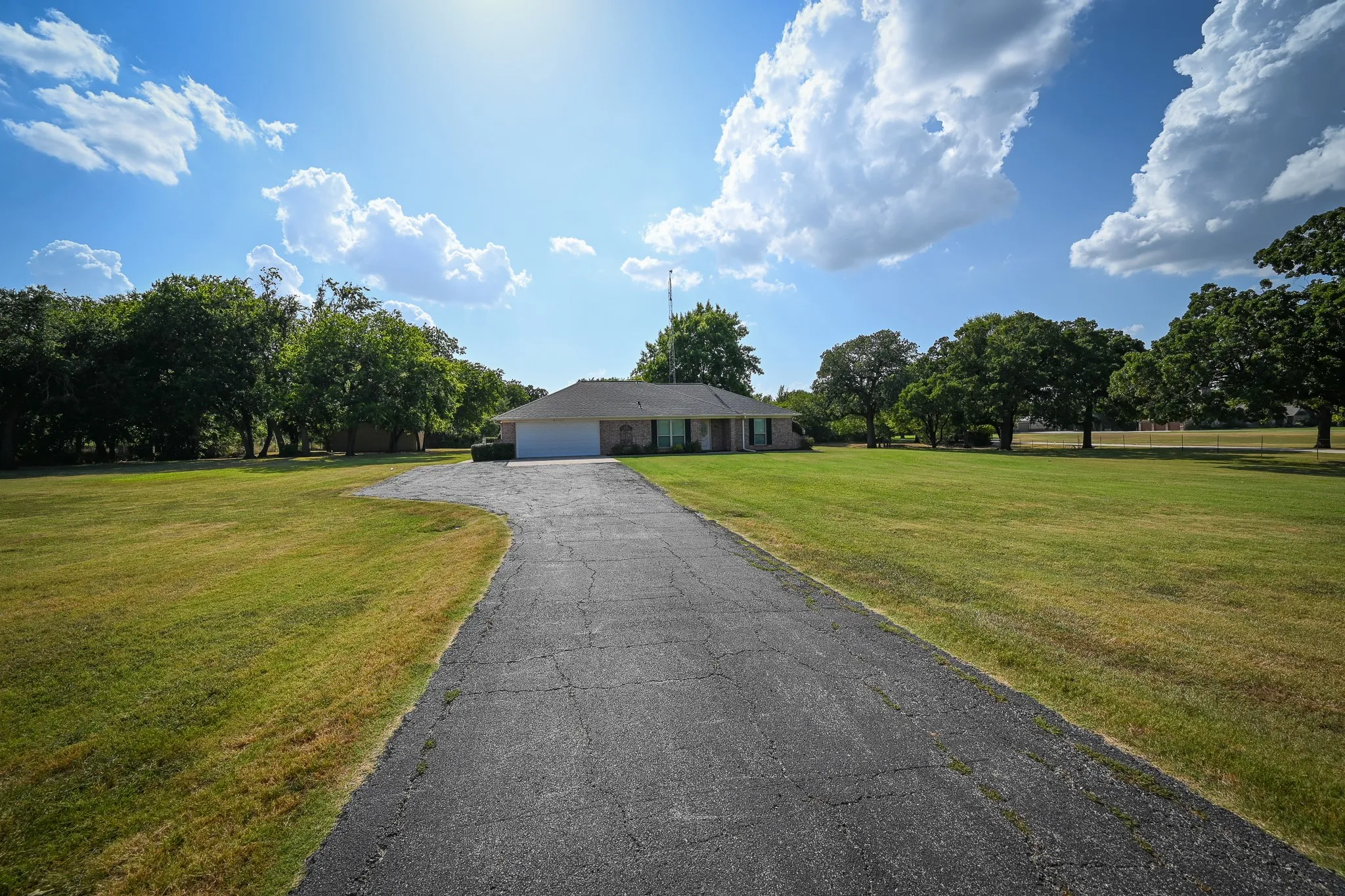 Single Family Residence For Rent in Wise County , 2951 N Trinity Street, Decatur, Texas 76234, 3 Bedroom, 2 Bathroom, 2 Garage spaces, 1,886 Sqft, built in 1995, mls#21335242, Real Estate Agent in Decatur, Homes For Rent in Wise county, Homes For Rent in Decatur, Realtor in Decatur Texas, Real Estate Brokerage Independent Realty Texas, Luminita Cordes Realtor