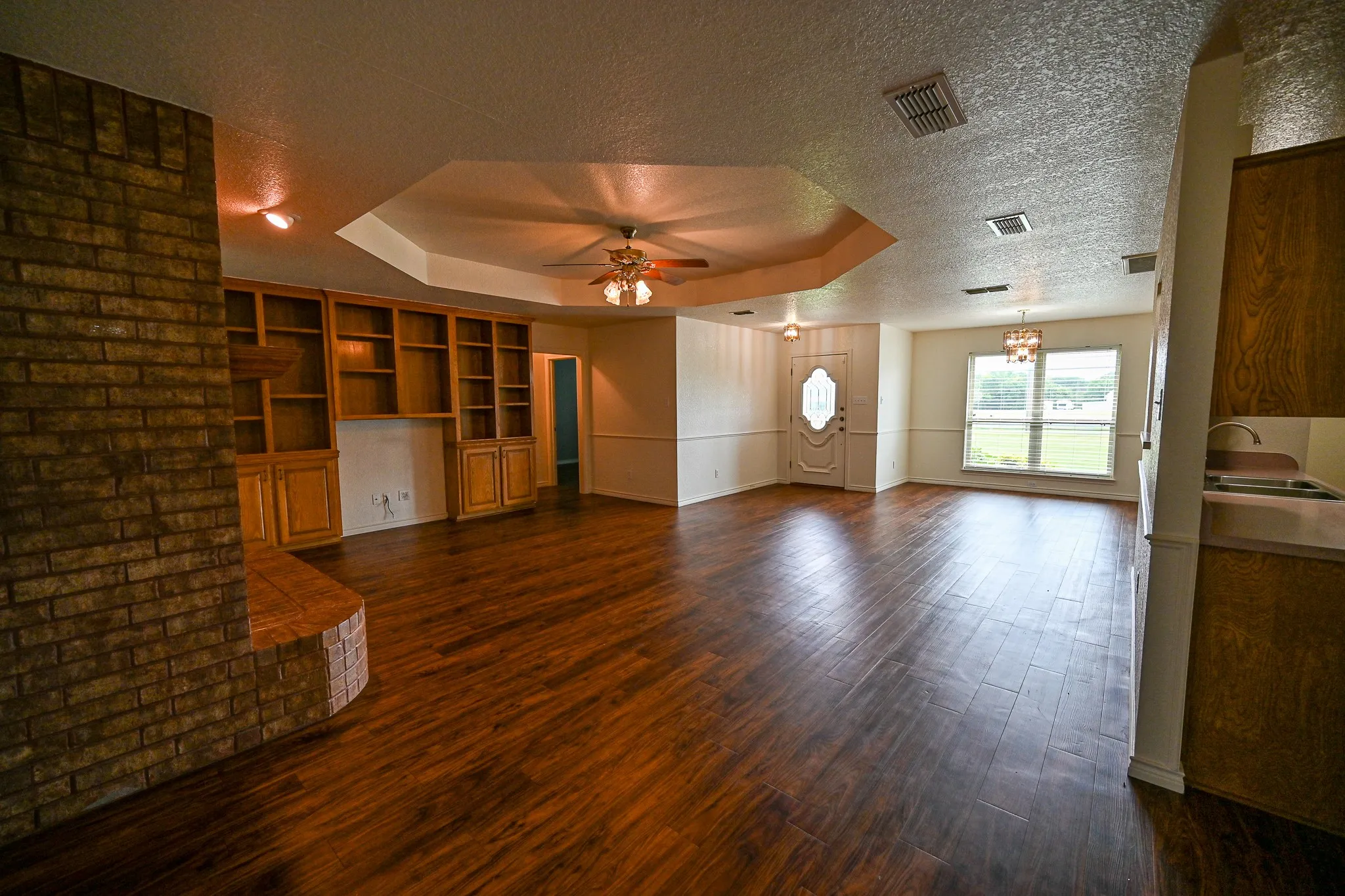 Single Family Residence For Rent in Wise County , 2951 N Trinity Street, Decatur, Texas 76234, 3 Bedroom, 2 Bathroom, 2 Garage spaces, 1,886 Sqft, built in 1995, mls#21335242, Real Estate Agent in Decatur, Homes For Rent in Wise county, Homes For Rent in Decatur, Realtor in Decatur Texas, Real Estate Brokerage Independent Realty Texas, Luminita Cordes Realtor