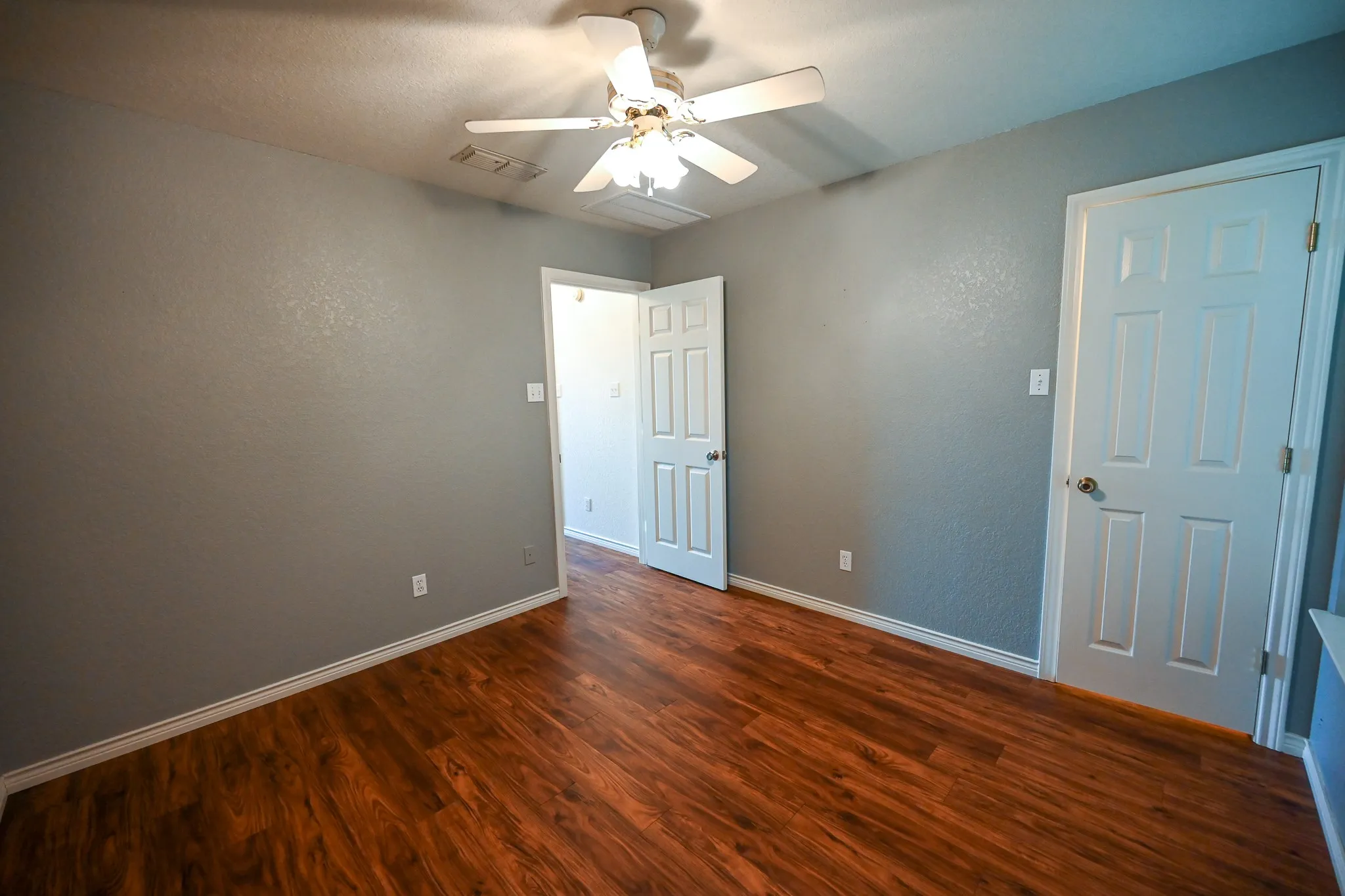 Single Family Residence For Rent in Wise County , 2951 N Trinity Street, Decatur, Texas 76234, 3 Bedroom, 2 Bathroom, 2 Garage spaces, 1,886 Sqft, built in 1995, mls#21335242, Real Estate Agent in Decatur, Homes For Rent in Wise county, Homes For Rent in Decatur, Realtor in Decatur Texas, Real Estate Brokerage Independent Realty Texas, Luminita Cordes Realtor