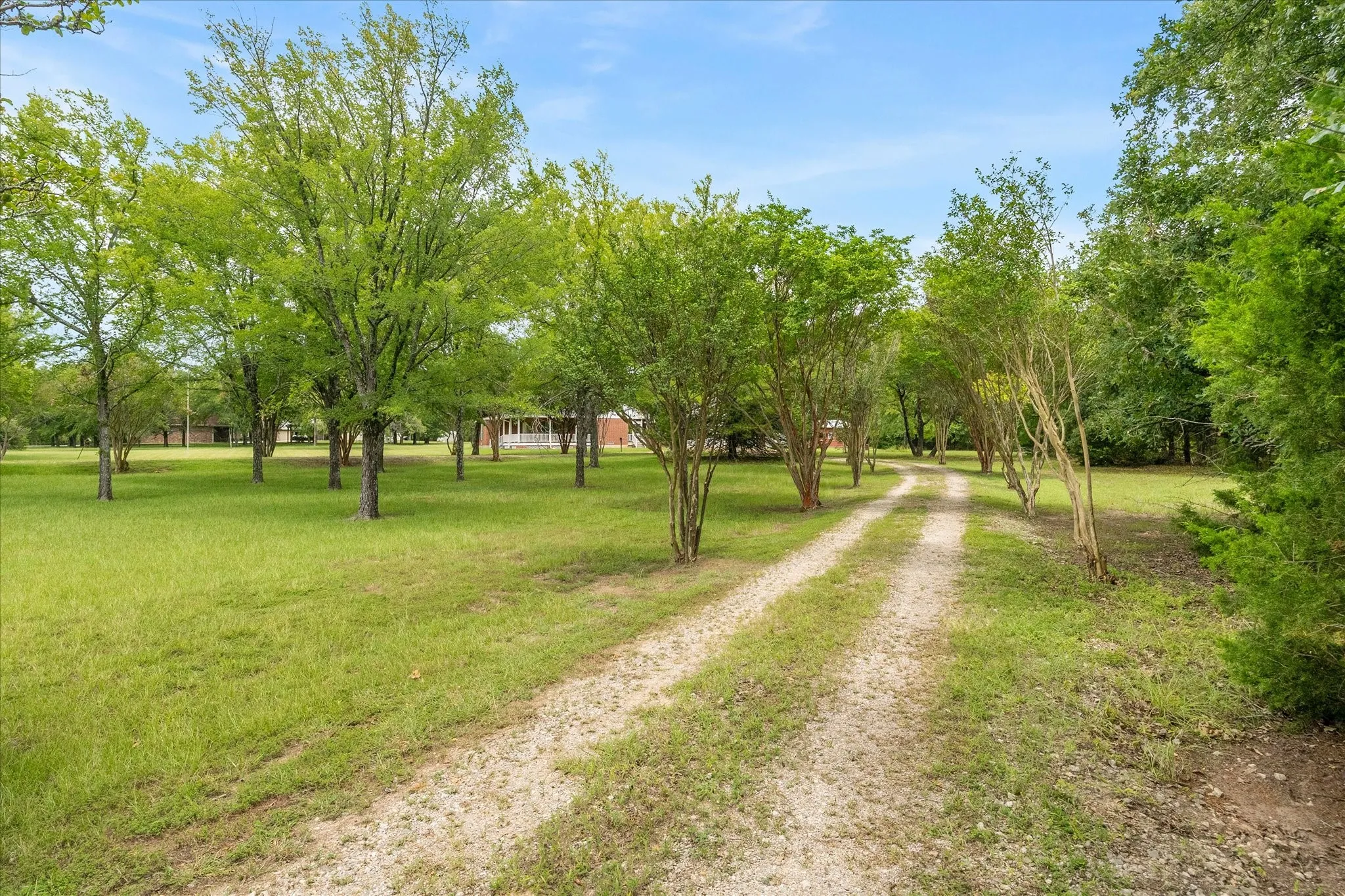 Single Family Residence For Sale in Hunt County , 10495 Holly Creek Road, Terrell, Texas 75160, 3 Bedroom, 2 Bathroom, 2 Garage spaces, 1,934 Sqft, built in 1998, mls#21335284, Real Estate Agent in Terrell, Homes For Sale in Hunt county, Homes For Sale in Terrell, Realtor in Terrell Texas, Real Estate Brokerage Independent Realty Texas, Luminita Cordes Realtor