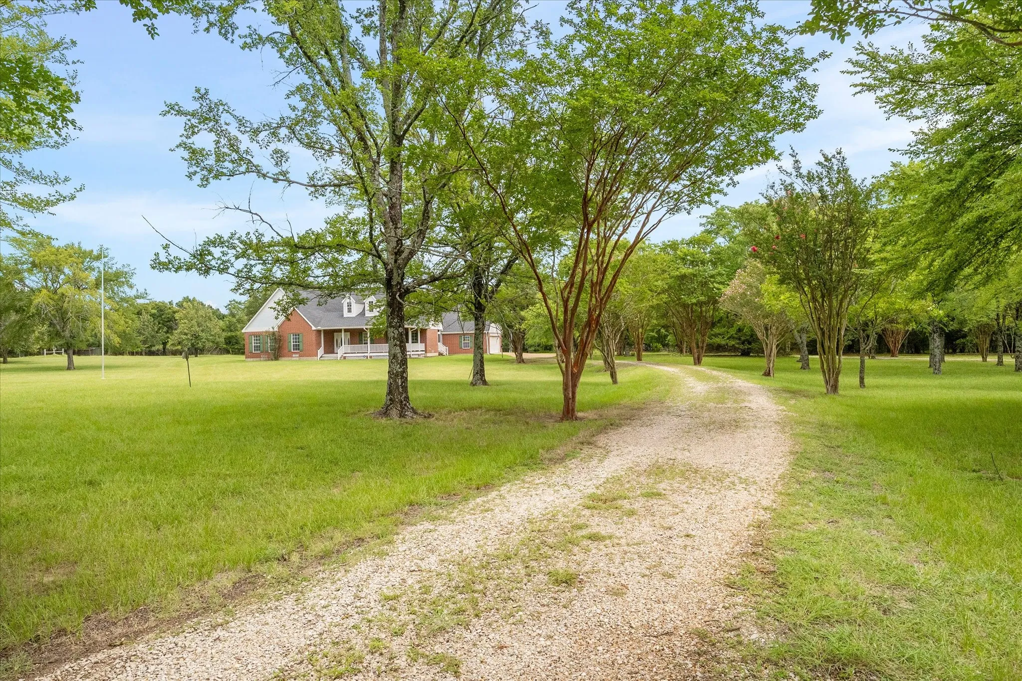 Single Family Residence For Sale in Hunt County , 10495 Holly Creek Road, Terrell, Texas 75160, 3 Bedroom, 2 Bathroom, 2 Garage spaces, 1,934 Sqft, built in 1998, mls#21335284, Real Estate Agent in Terrell, Homes For Sale in Hunt county, Homes For Sale in Terrell, Realtor in Terrell Texas, Real Estate Brokerage Independent Realty Texas, Luminita Cordes Realtor