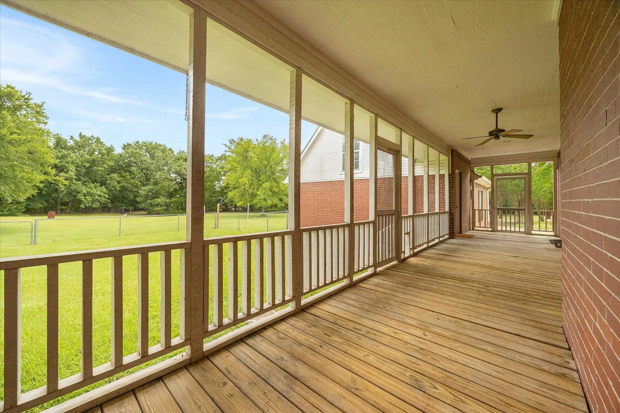 Single Family Residence For Sale in Hunt County , 10495 Holly Creek Road, Terrell, Texas 75160, 3 Bedroom, 2 Bathroom, 2 Garage spaces, 1,934 Sqft, built in 1998, mls#21335284, Real Estate Agent in Terrell, Homes For Sale in Hunt county, Homes For Sale in Terrell, Realtor in Terrell Texas, Real Estate Brokerage Independent Realty Texas, Luminita Cordes Realtor