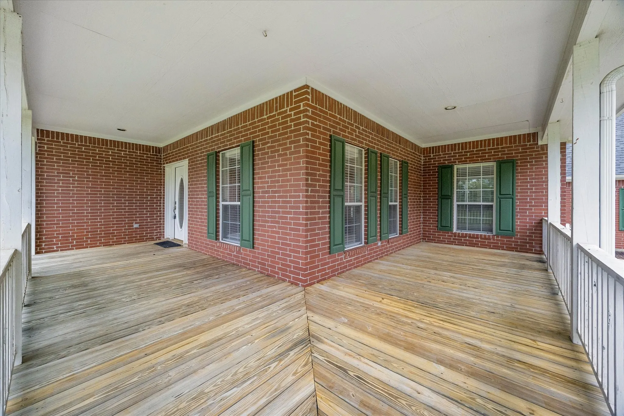 Single Family Residence For Sale in Hunt County , 10495 Holly Creek Road, Terrell, Texas 75160, 3 Bedroom, 2 Bathroom, 2 Garage spaces, 1,934 Sqft, built in 1998, mls#21335284, Real Estate Agent in Terrell, Homes For Sale in Hunt county, Homes For Sale in Terrell, Realtor in Terrell Texas, Real Estate Brokerage Independent Realty Texas, Luminita Cordes Realtor