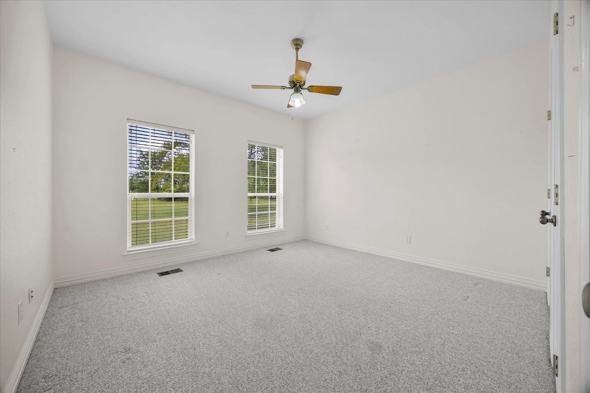Single Family Residence For Sale in Hunt County , 10495 Holly Creek Road, Terrell, Texas 75160, 3 Bedroom, 2 Bathroom, 2 Garage spaces, 1,934 Sqft, built in 1998, mls#21335284, Real Estate Agent in Terrell, Homes For Sale in Hunt county, Homes For Sale in Terrell, Realtor in Terrell Texas, Real Estate Brokerage Independent Realty Texas, Luminita Cordes Realtor