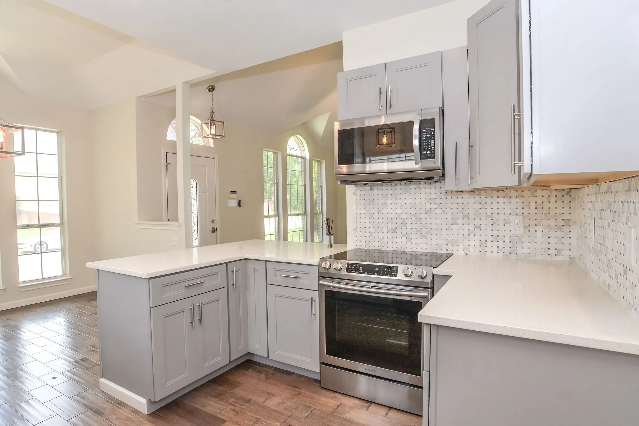 Single Family Residence For Rent in Denton County , 923 Kathryn Drive, Lewisville, Texas 75067, 3 Bedroom, 3 Bathroom, 2 Garage spaces, 1,453 Sqft, built in 1999, mls#21335288, Real Estate Agent in Lewisville, Homes For Rent in Denton county, Homes For Rent in Lewisville, Realtor in Lewisville Texas, Real Estate Brokerage Independent Realty Texas, Luminita Cordes Realtor