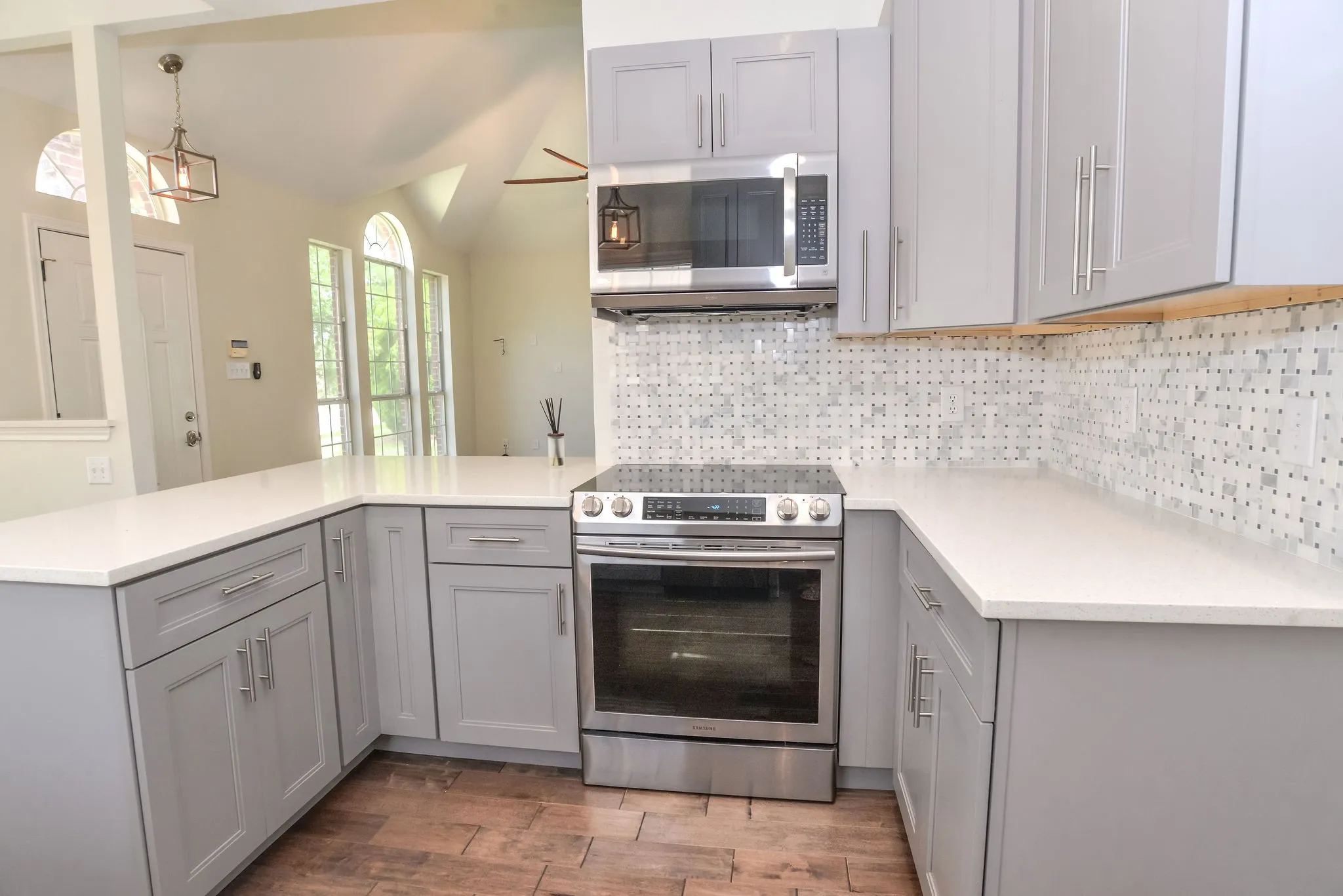 Single Family Residence For Rent in Denton County , 923 Kathryn Drive, Lewisville, Texas 75067, 3 Bedroom, 3 Bathroom, 2 Garage spaces, 1,453 Sqft, built in 1999, mls#21335288, Real Estate Agent in Lewisville, Homes For Rent in Denton county, Homes For Rent in Lewisville, Realtor in Lewisville Texas, Real Estate Brokerage Independent Realty Texas, Luminita Cordes Realtor