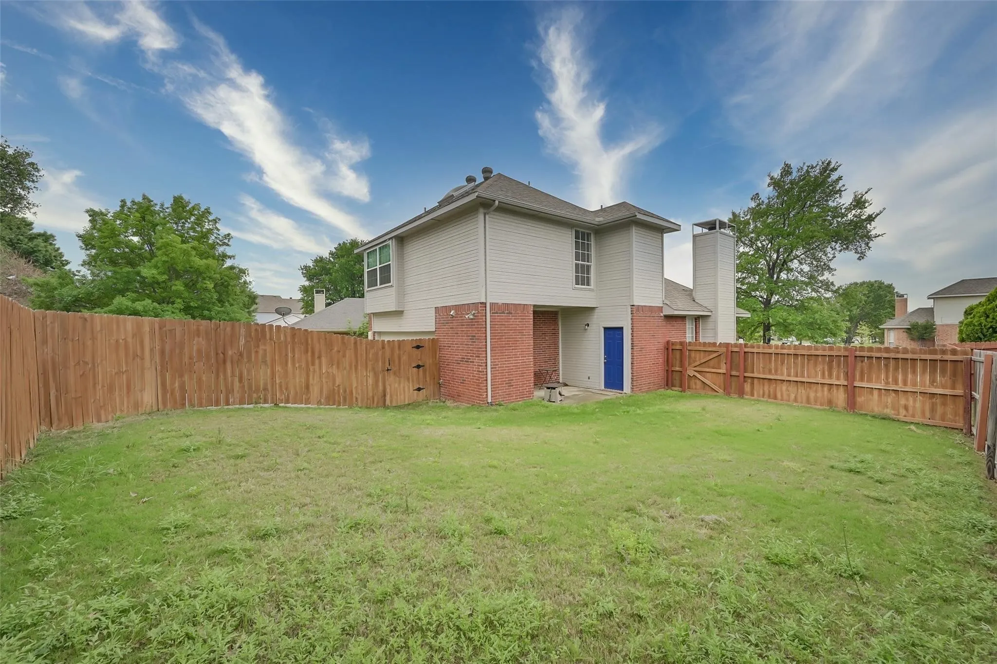 Single Family Residence For Rent in Denton County , 923 Kathryn Drive, Lewisville, Texas 75067, 3 Bedroom, 3 Bathroom, 2 Garage spaces, 1,453 Sqft, built in 1999, mls#21335288, Real Estate Agent in Lewisville, Homes For Rent in Denton county, Homes For Rent in Lewisville, Realtor in Lewisville Texas, Real Estate Brokerage Independent Realty Texas, Luminita Cordes Realtor