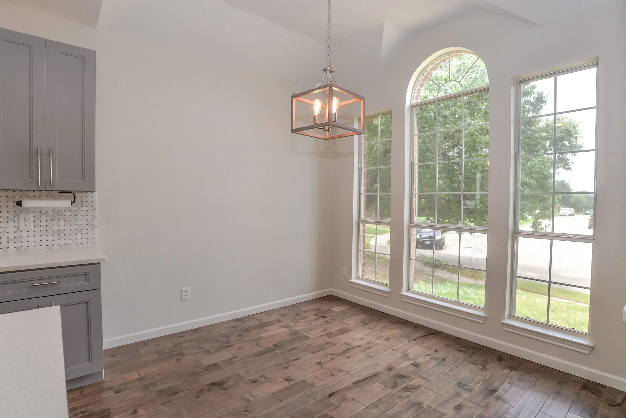 Single Family Residence For Rent in Denton County , 923 Kathryn Drive, Lewisville, Texas 75067, 3 Bedroom, 3 Bathroom, 2 Garage spaces, 1,453 Sqft, built in 1999, mls#21335288, Real Estate Agent in Lewisville, Homes For Rent in Denton county, Homes For Rent in Lewisville, Realtor in Lewisville Texas, Real Estate Brokerage Independent Realty Texas, Luminita Cordes Realtor