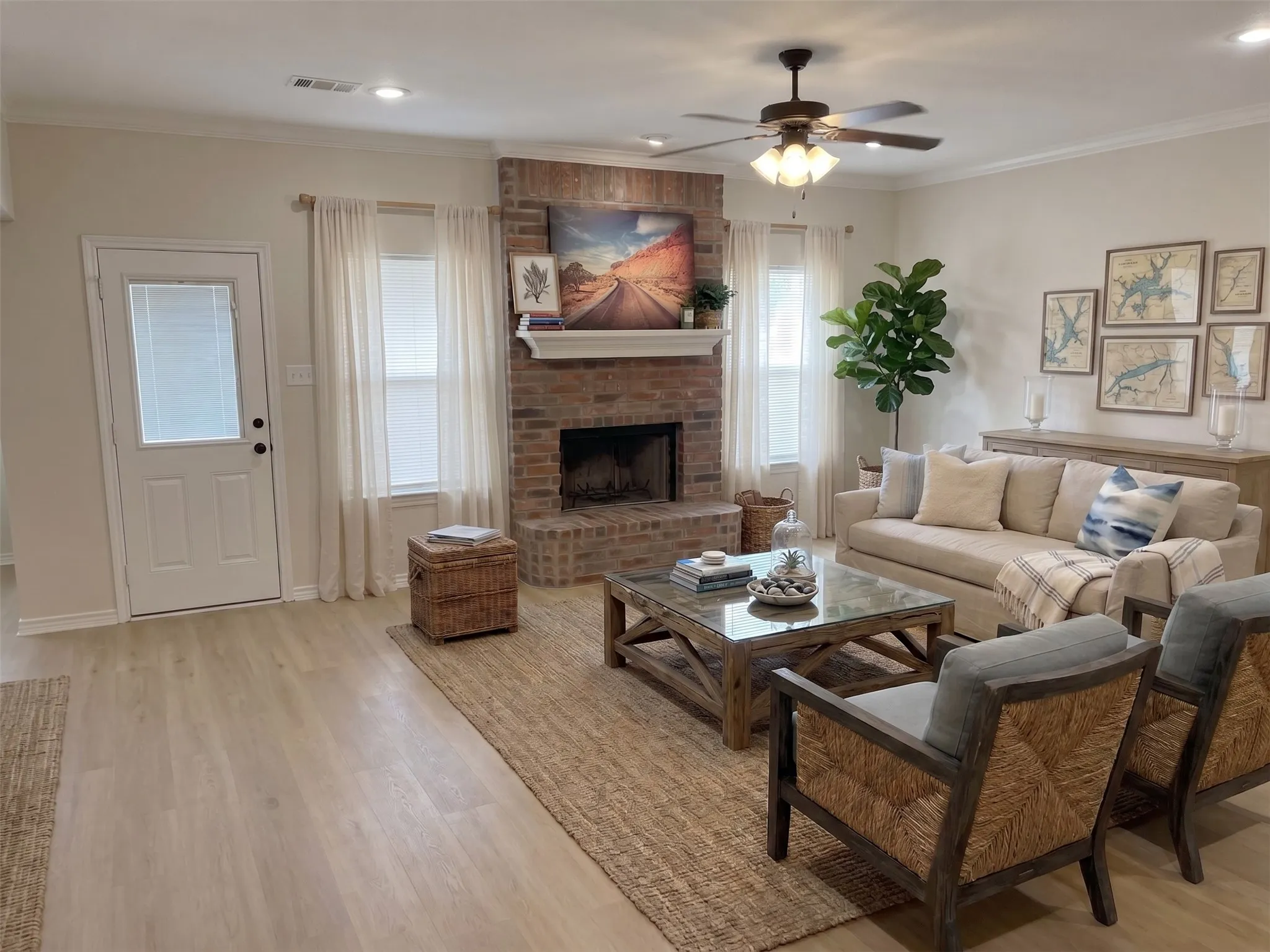 Single Family Residence For Sale in Henderson County , 6 Starview Drive, Star Harbor, Texas 75148, 3 Bedroom, 2 Bathroom, 2 Garage spaces, 1,500 Sqft, built in 2015, mls#21335298, Real Estate Agent in Star Harbor, Homes For Sale in Henderson county, Homes For Sale in Star Harbor, Realtor in Star Harbor Texas, Real Estate Brokerage Independent Realty Texas, Luminita Cordes Realtor