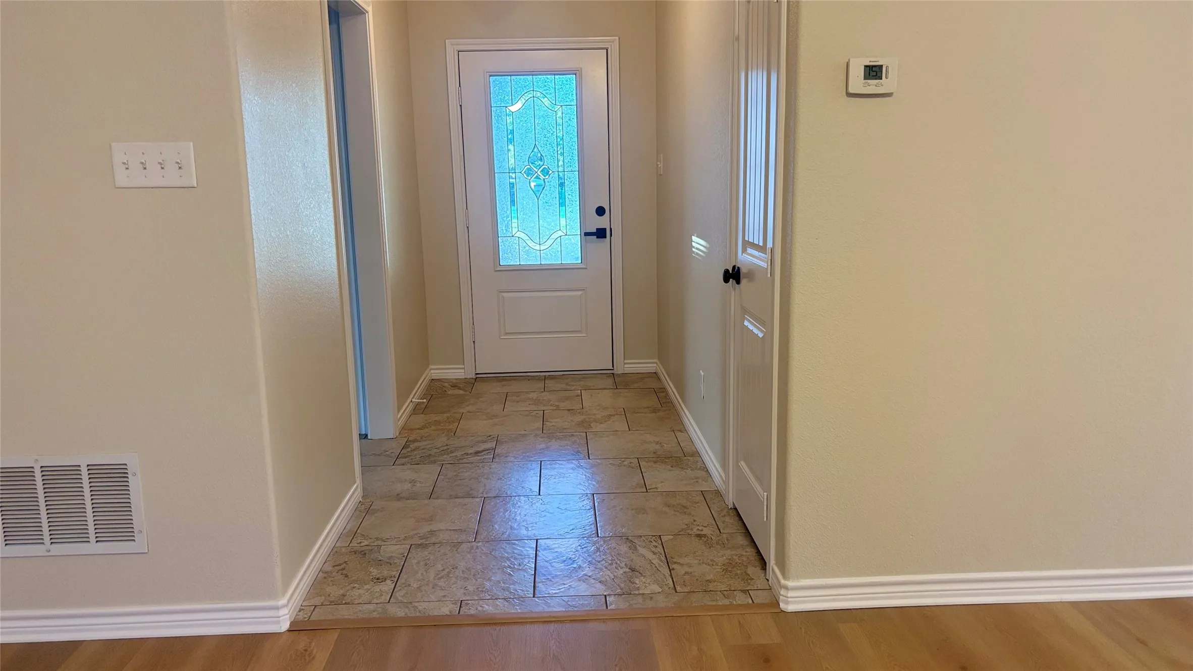 Single Family Residence For Sale in Henderson County , 6 Starview Drive, Star Harbor, Texas 75148, 3 Bedroom, 2 Bathroom, 2 Garage spaces, 1,500 Sqft, built in 2015, mls#21335298, Real Estate Agent in Star Harbor, Homes For Sale in Henderson county, Homes For Sale in Star Harbor, Realtor in Star Harbor Texas, Real Estate Brokerage Independent Realty Texas, Luminita Cordes Realtor